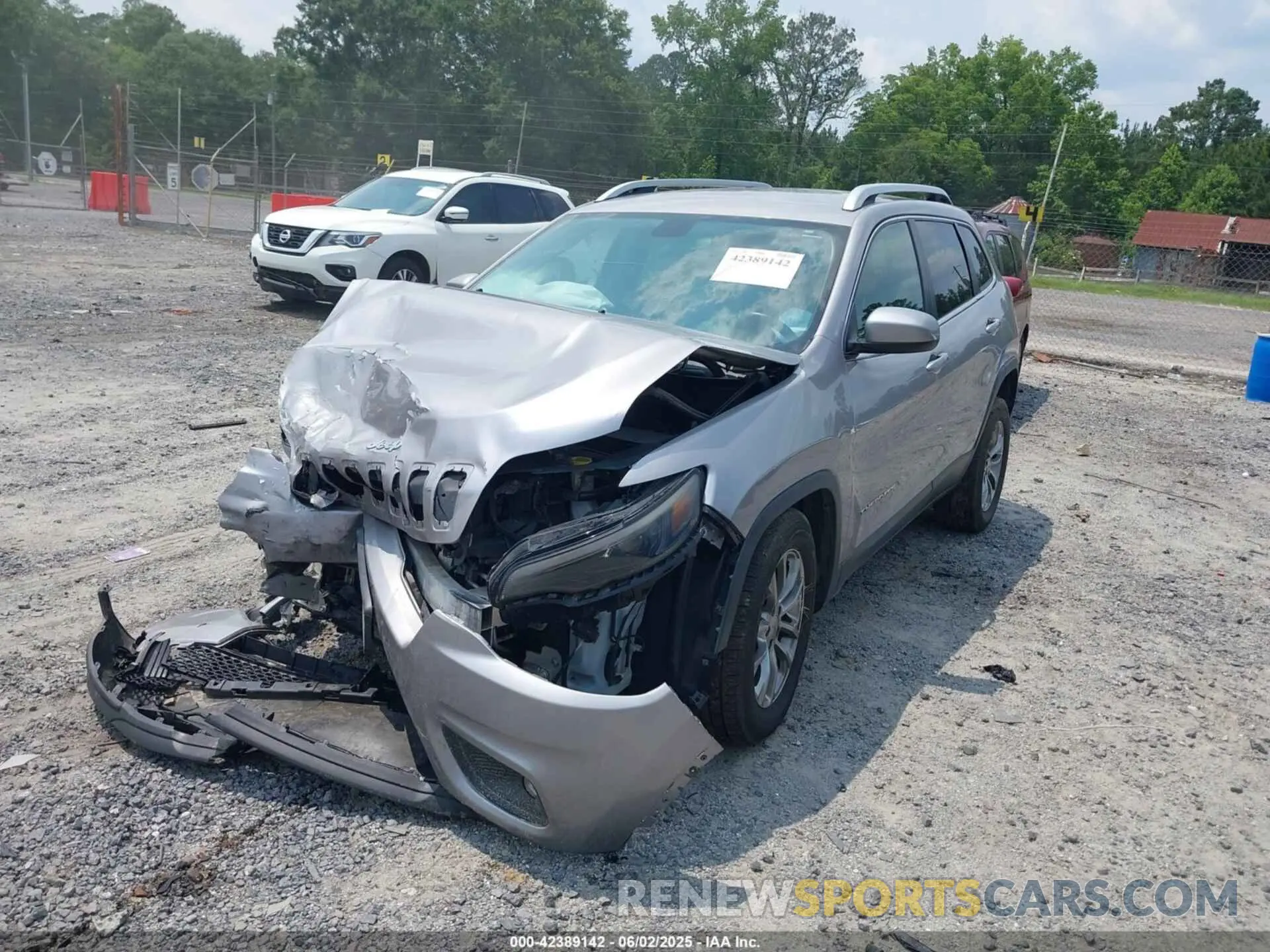 2 Photograph of a damaged car 1C4PJLLB3KD184842 JEEP CHEROKEE 2019