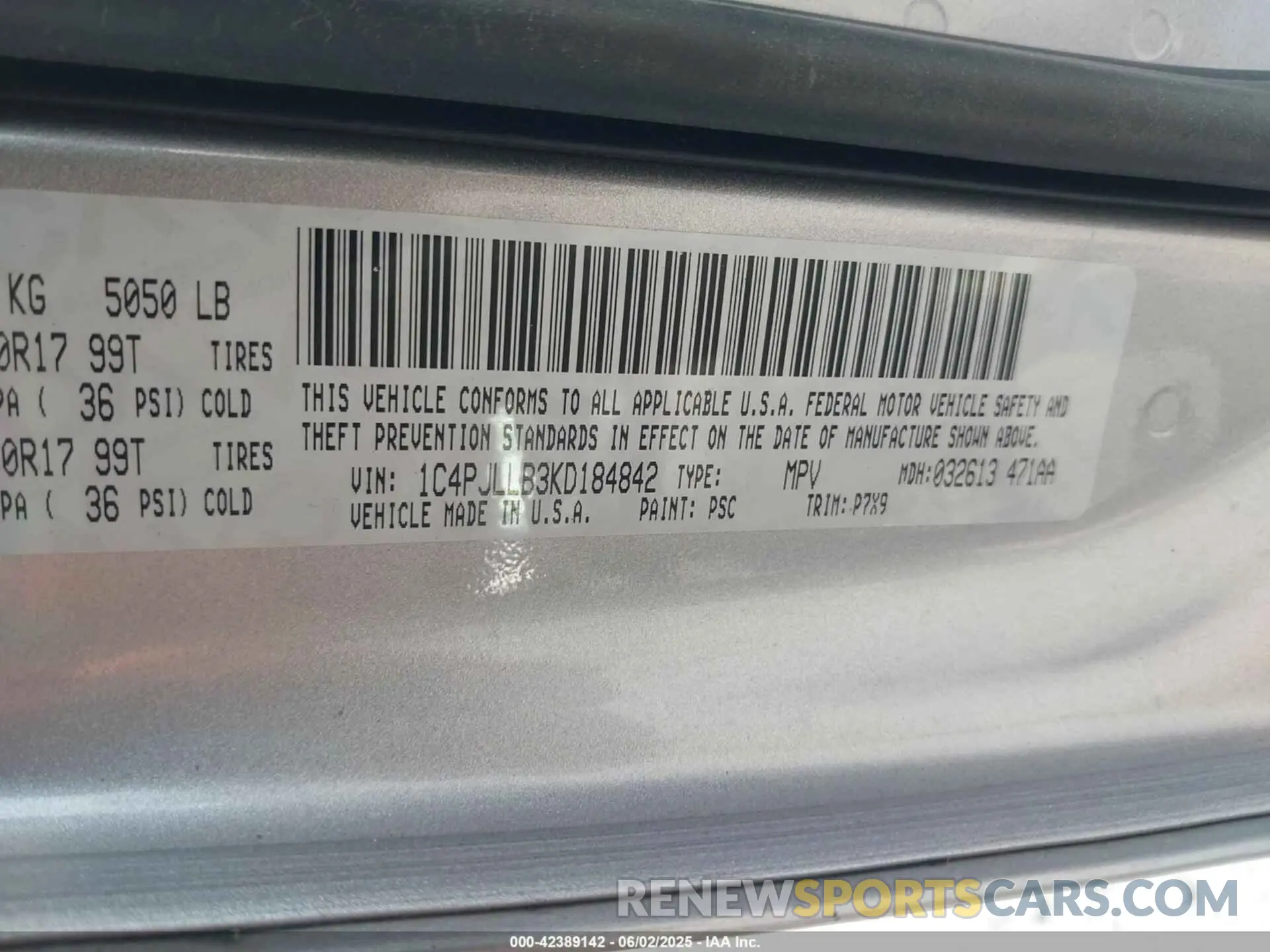 9 Photograph of a damaged car 1C4PJLLB3KD184842 JEEP CHEROKEE 2019