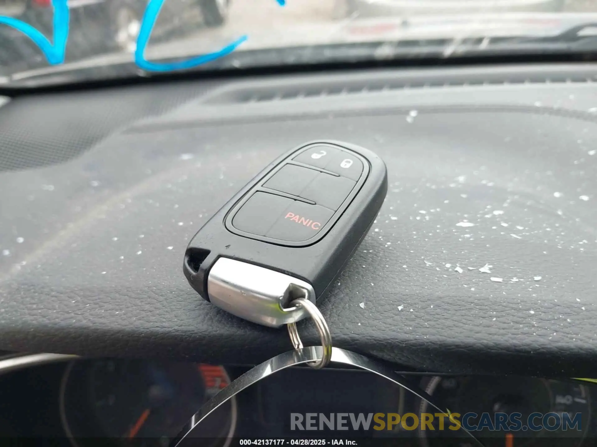 11 Photograph of a damaged car 1C4PJLLB3KD243047 JEEP CHEROKEE 2019