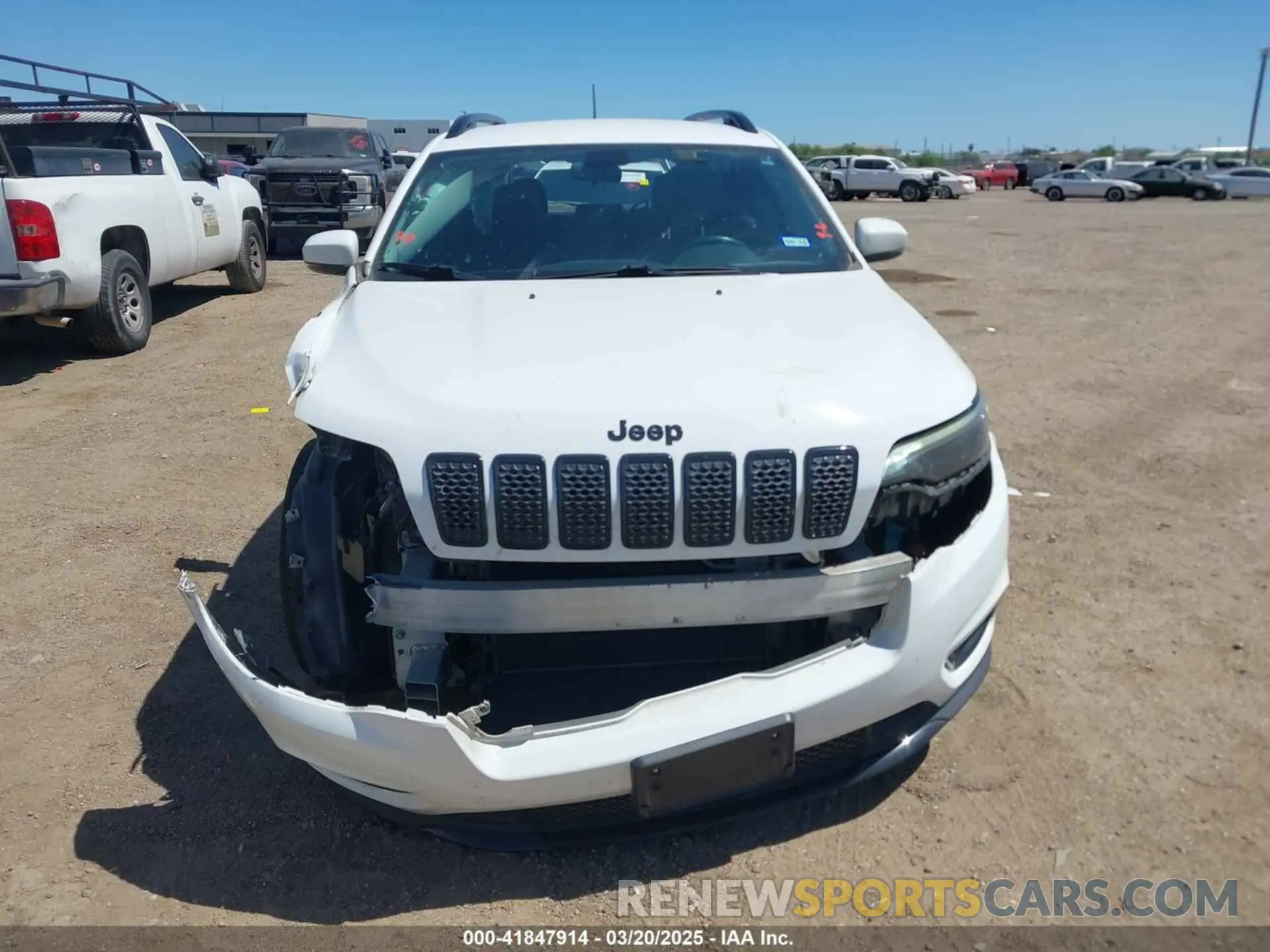 12 Photograph of a damaged car 1C4PJLLB3KD339230 JEEP CHEROKEE 2019
