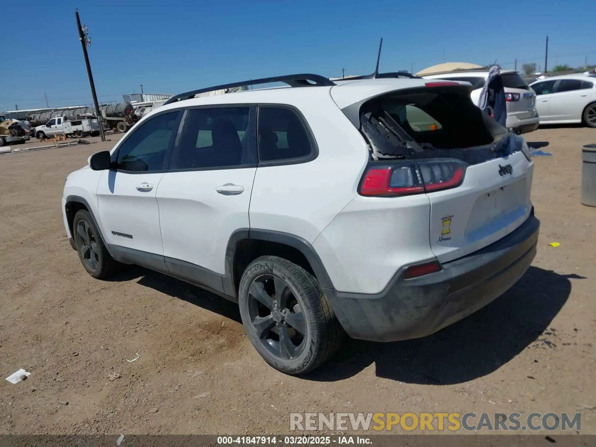 3 Photograph of a damaged car 1C4PJLLB3KD339230 JEEP CHEROKEE 2019