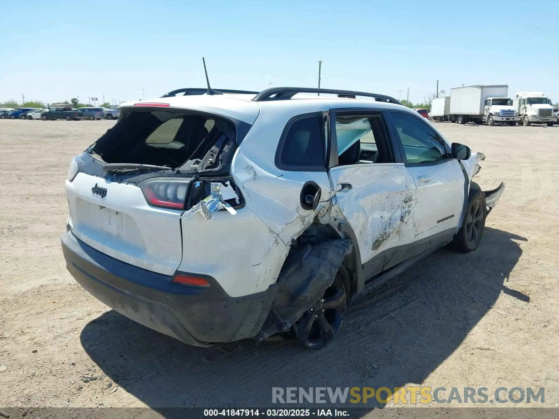 4 Photograph of a damaged car 1C4PJLLB3KD339230 JEEP CHEROKEE 2019