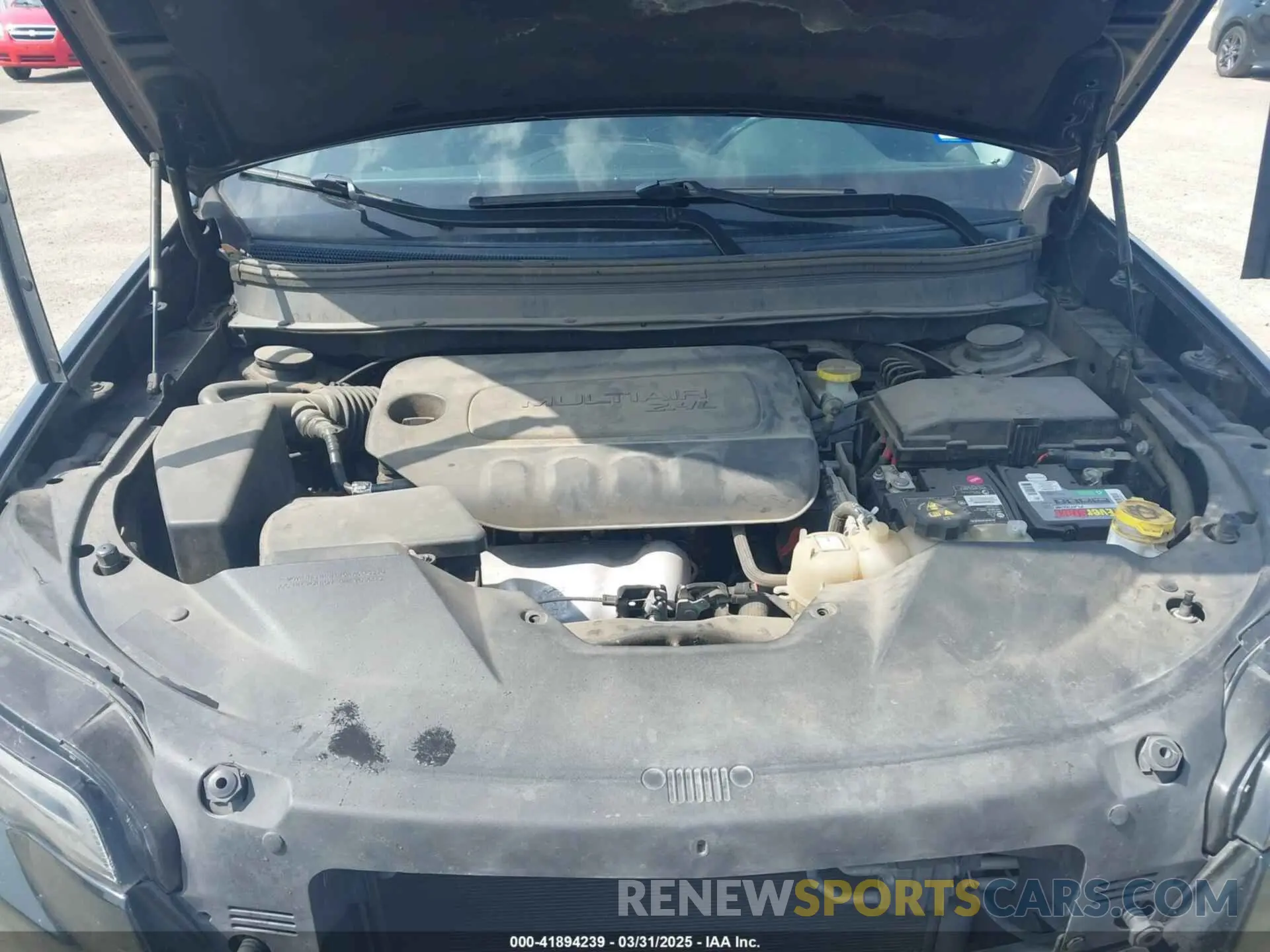 10 Photograph of a damaged car 1C4PJLLB3KD377525 JEEP CHEROKEE 2019