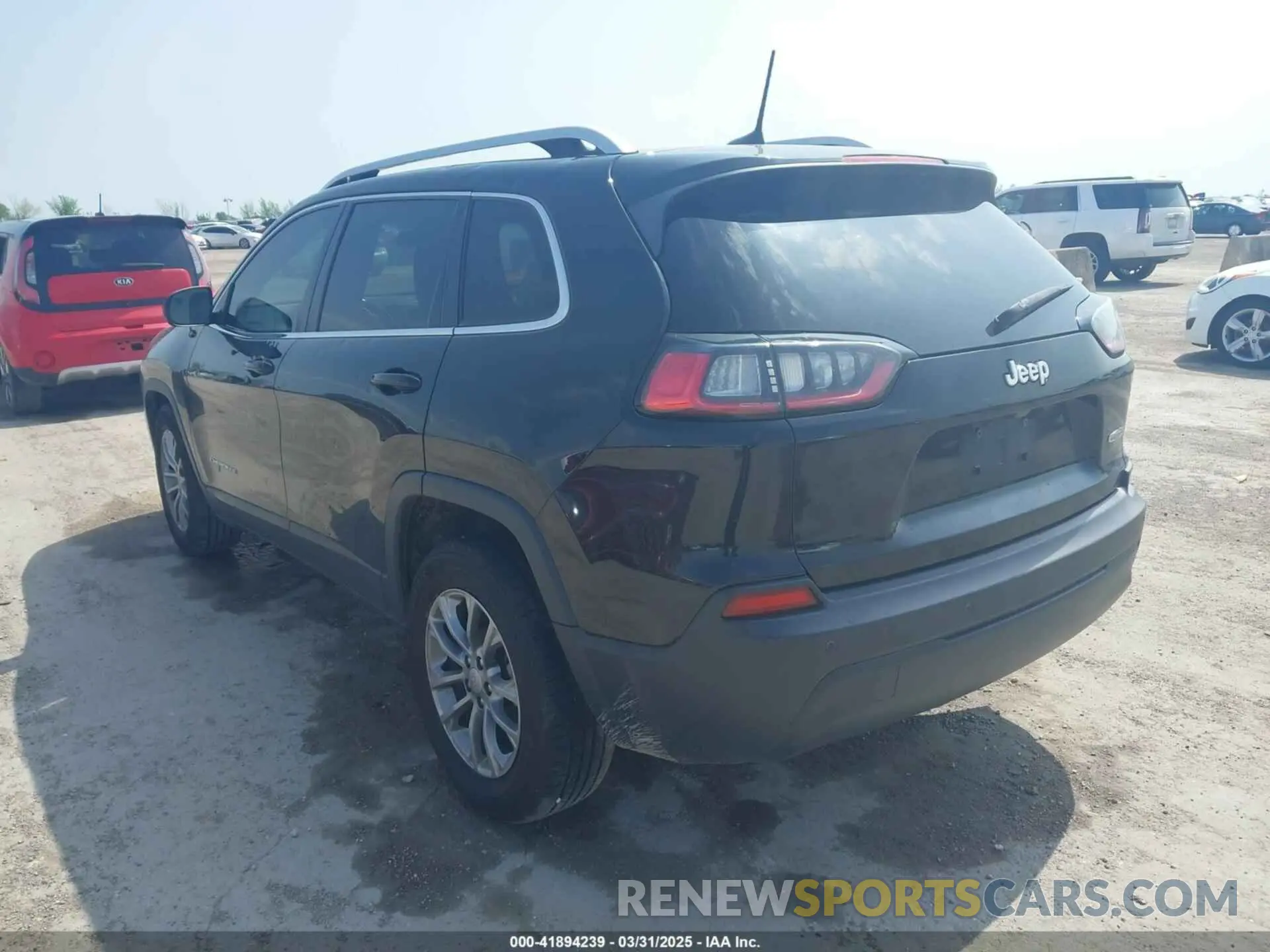 3 Photograph of a damaged car 1C4PJLLB3KD377525 JEEP CHEROKEE 2019