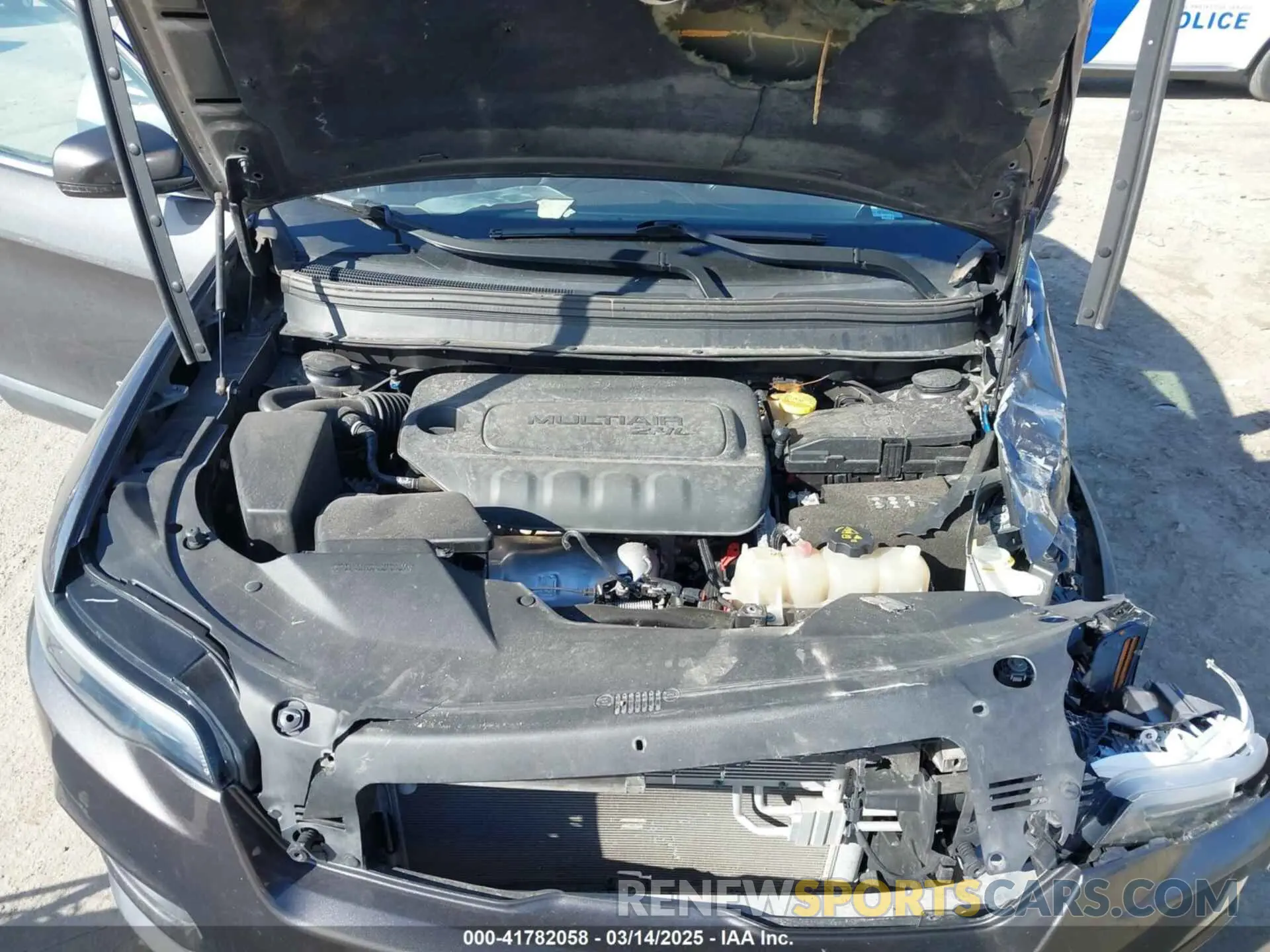 10 Photograph of a damaged car 1C4PJLLB3KD406294 JEEP CHEROKEE 2019