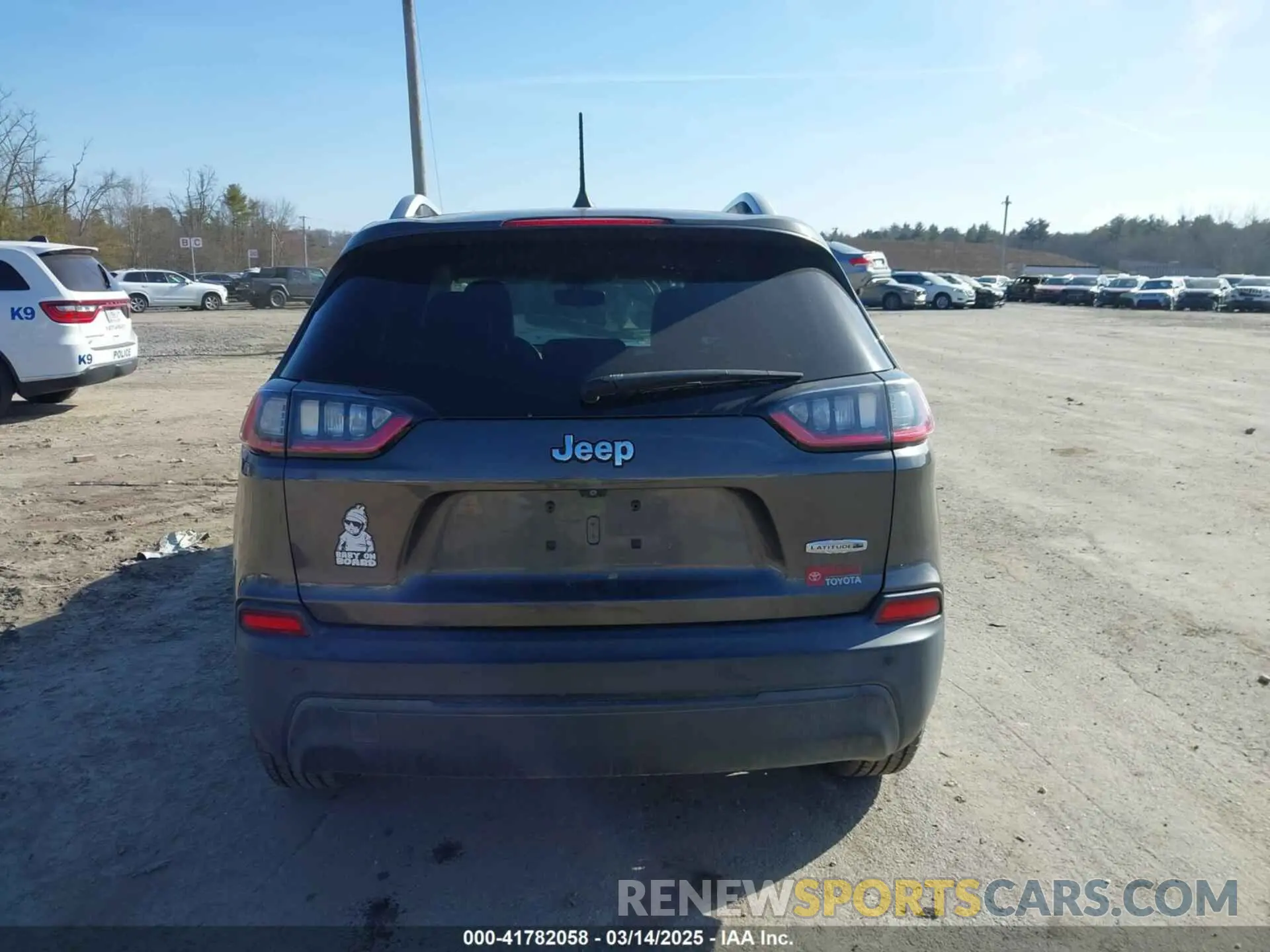 16 Photograph of a damaged car 1C4PJLLB3KD406294 JEEP CHEROKEE 2019