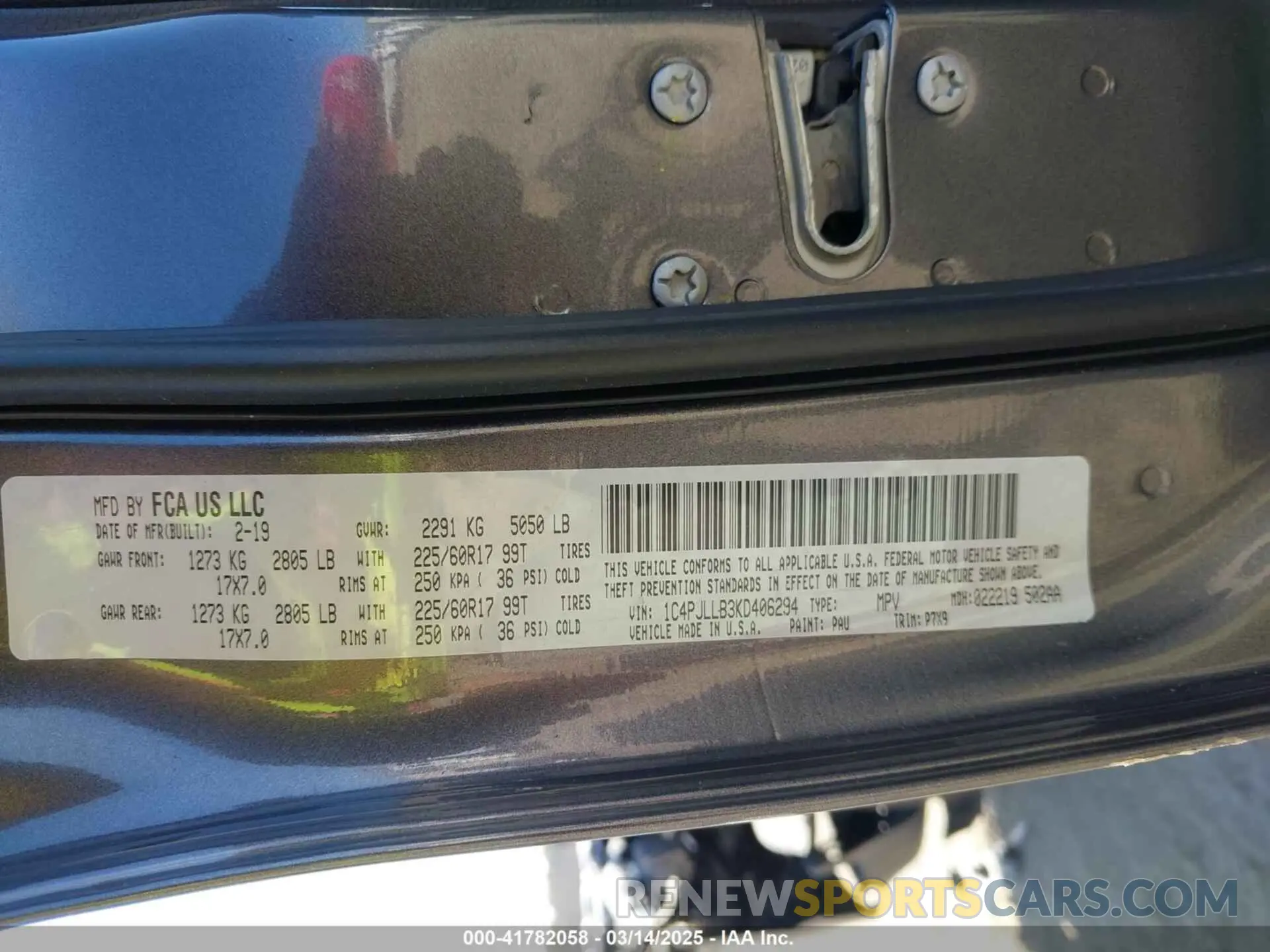 9 Photograph of a damaged car 1C4PJLLB3KD406294 JEEP CHEROKEE 2019
