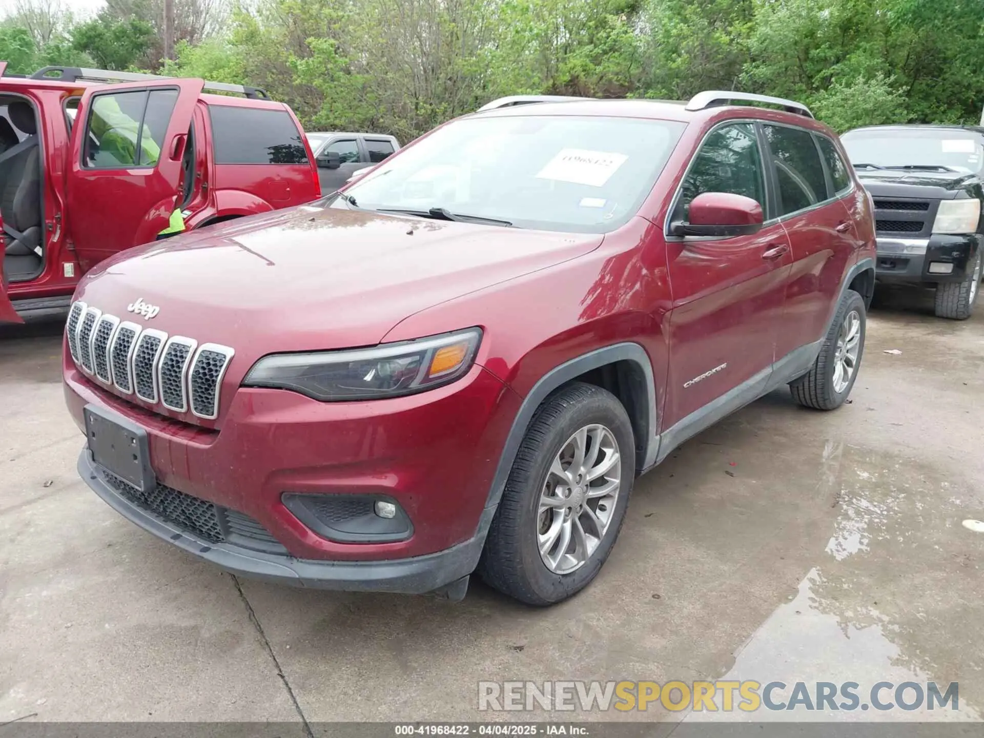 2 Photograph of a damaged car 1C4PJLLB4KD130093 JEEP CHEROKEE 2019