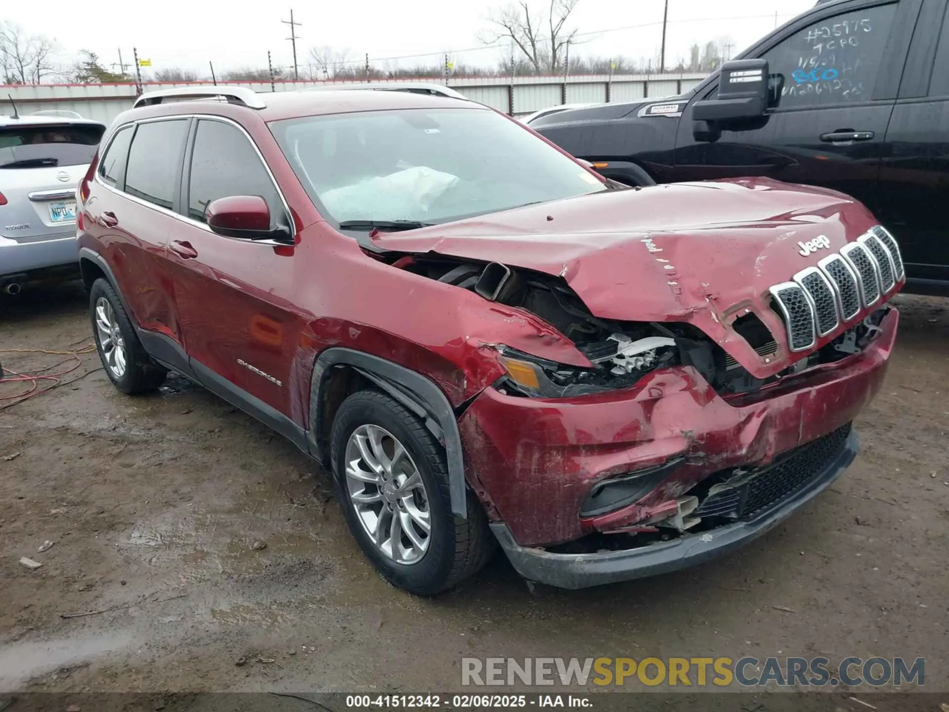 1 Photograph of a damaged car 1C4PJLLB4KD226533 JEEP CHEROKEE 2019