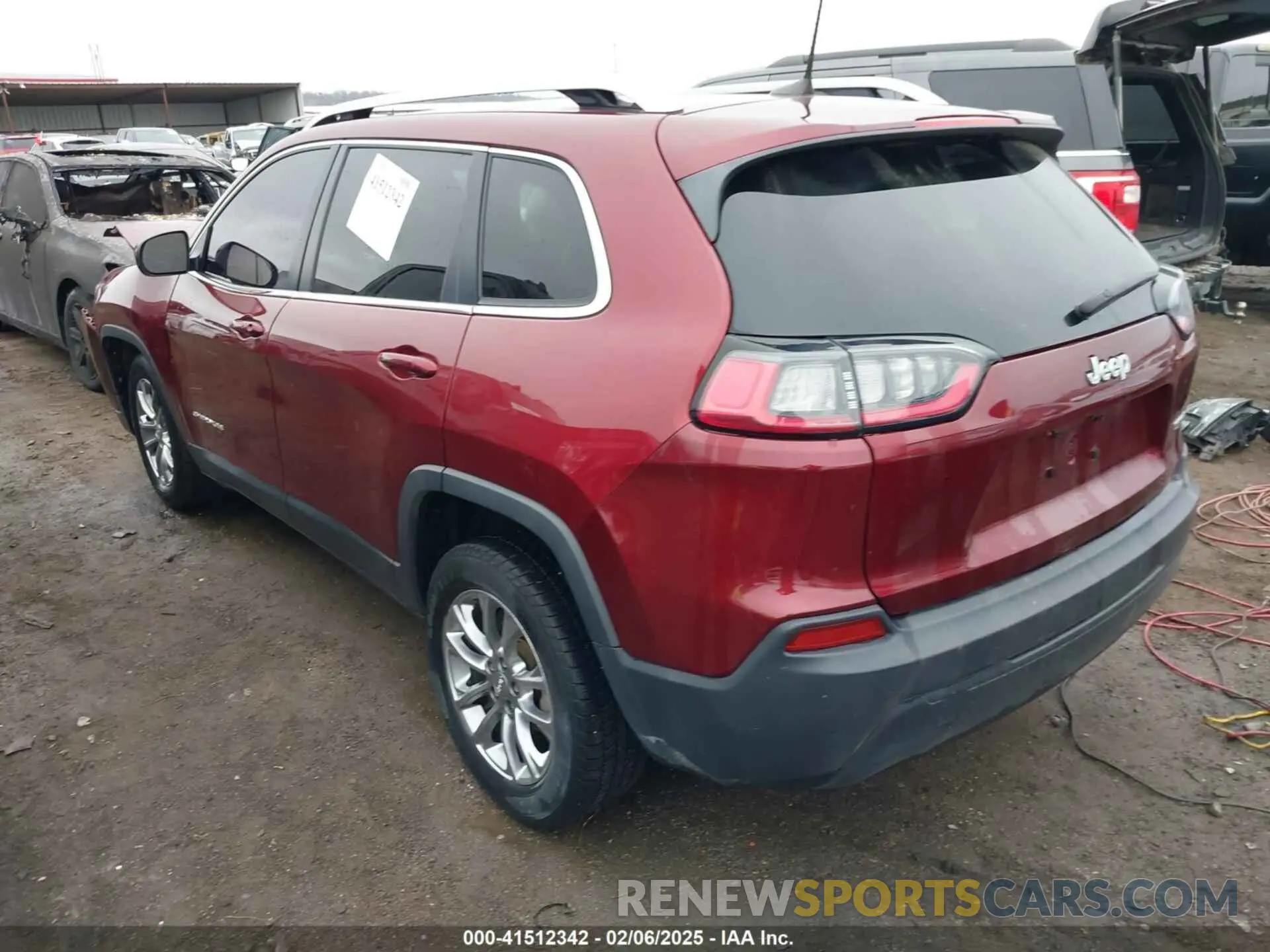 3 Photograph of a damaged car 1C4PJLLB4KD226533 JEEP CHEROKEE 2019