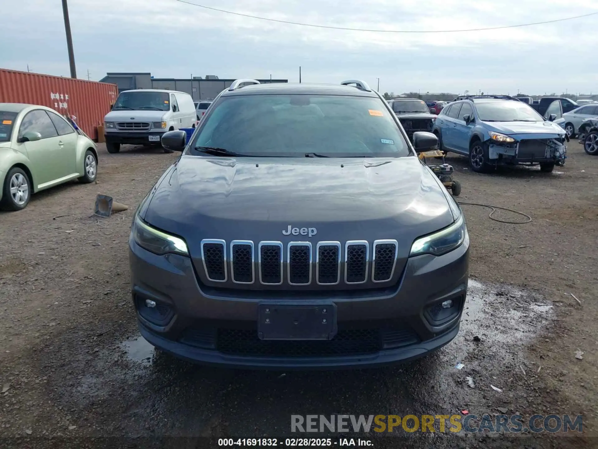 12 Photograph of a damaged car 1C4PJLLB4KD403310 JEEP CHEROKEE 2019