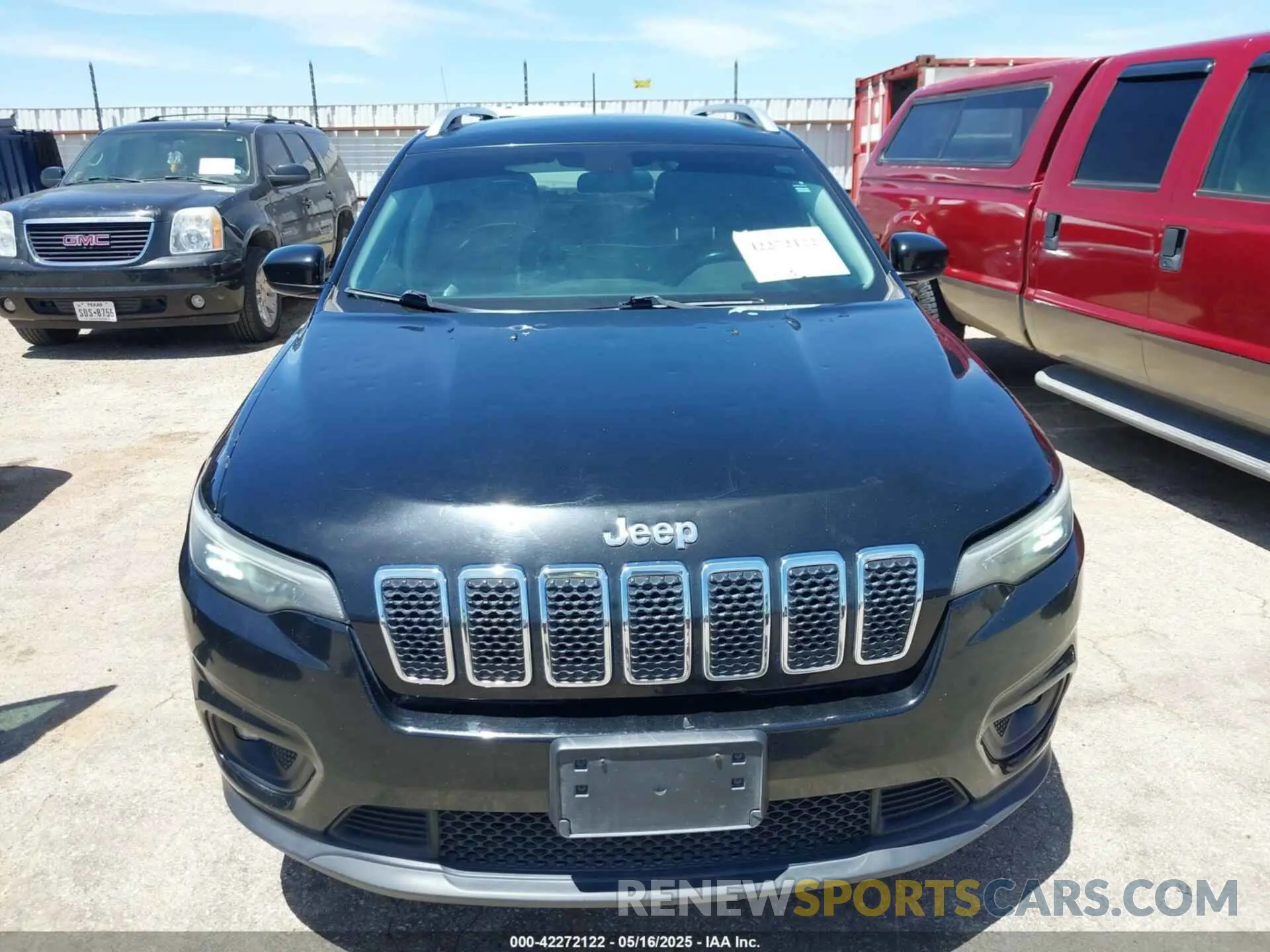 12 Photograph of a damaged car 1C4PJLLB5KD226332 JEEP CHEROKEE 2019