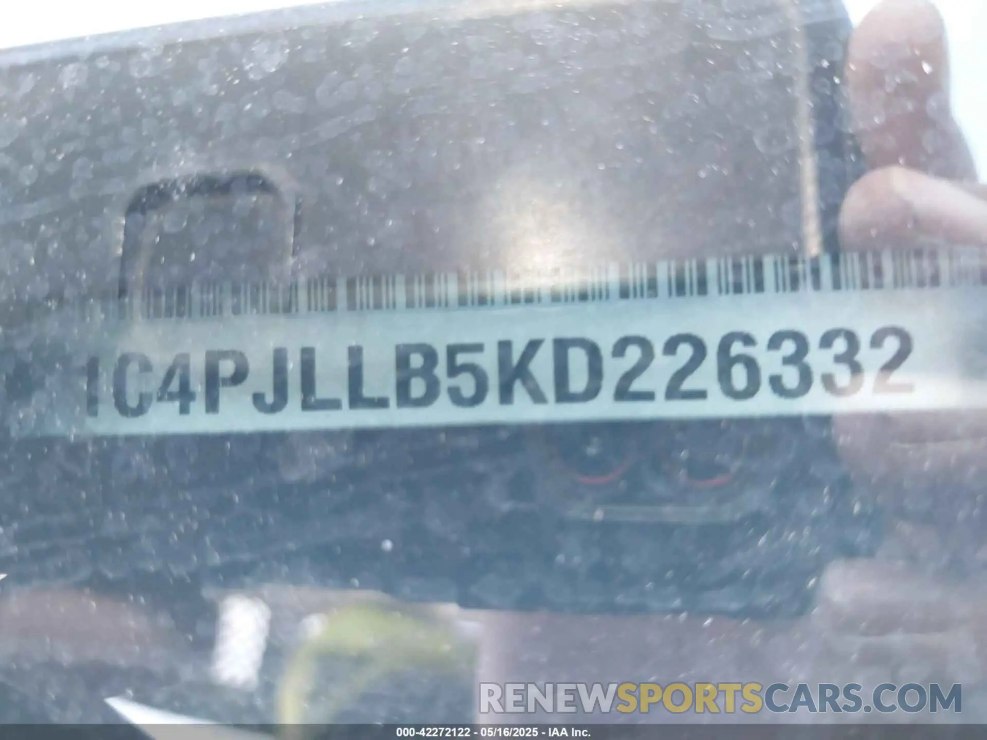 9 Photograph of a damaged car 1C4PJLLB5KD226332 JEEP CHEROKEE 2019