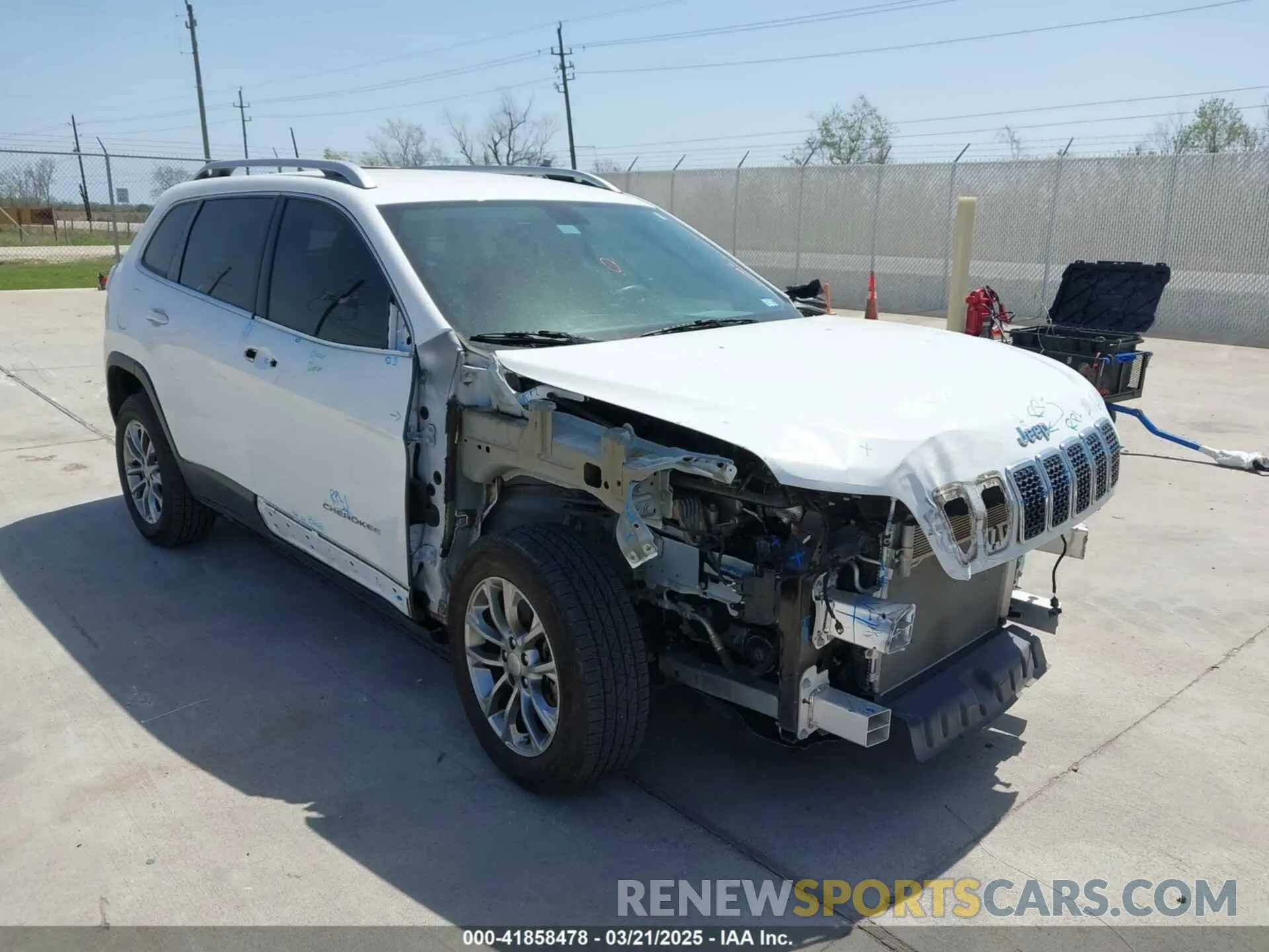 1 Photograph of a damaged car 1C4PJLLB5KD301109 JEEP CHEROKEE 2019