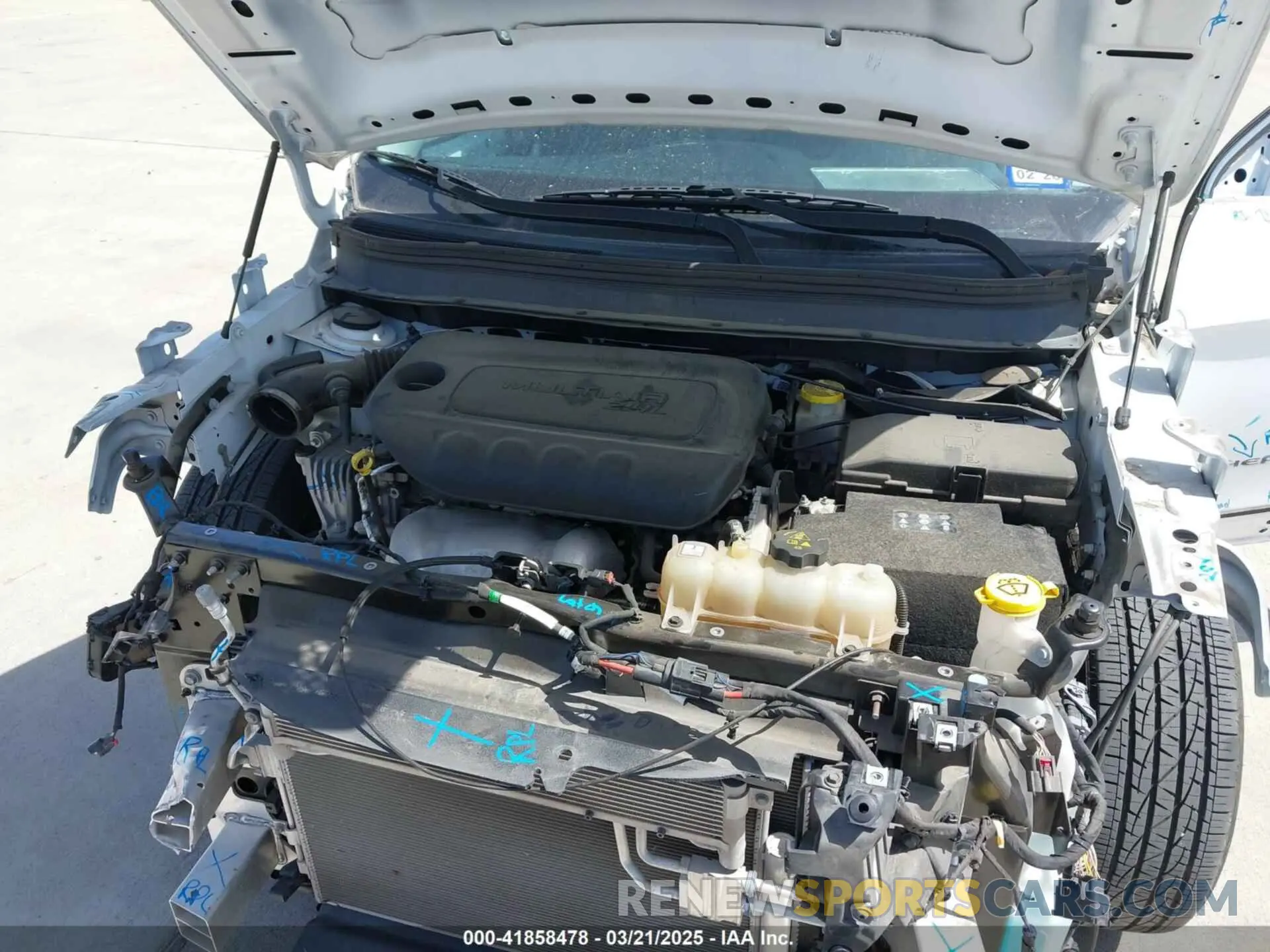 10 Photograph of a damaged car 1C4PJLLB5KD301109 JEEP CHEROKEE 2019