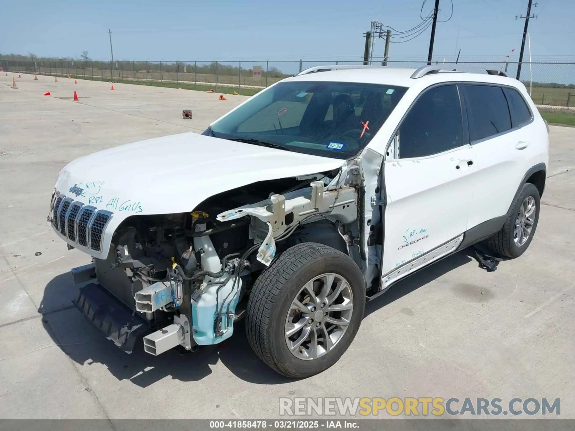 2 Photograph of a damaged car 1C4PJLLB5KD301109 JEEP CHEROKEE 2019