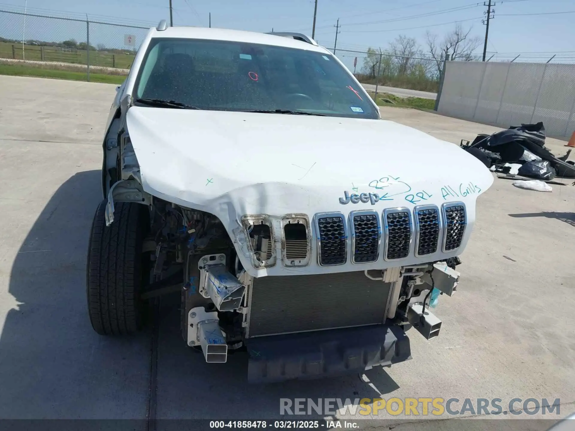 6 Photograph of a damaged car 1C4PJLLB5KD301109 JEEP CHEROKEE 2019