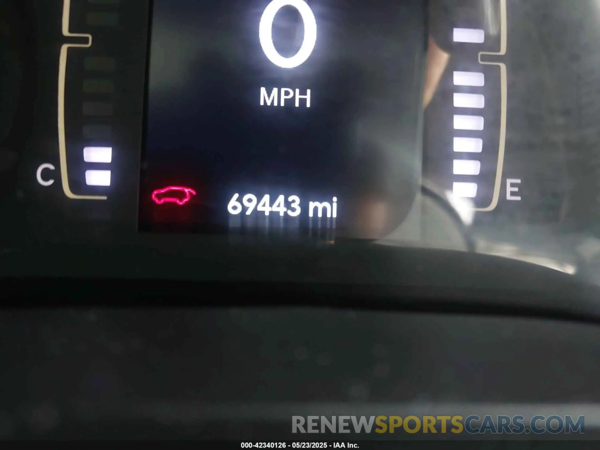 16 Photograph of a damaged car 1C4PJLLB5KD331890 JEEP CHEROKEE 2019