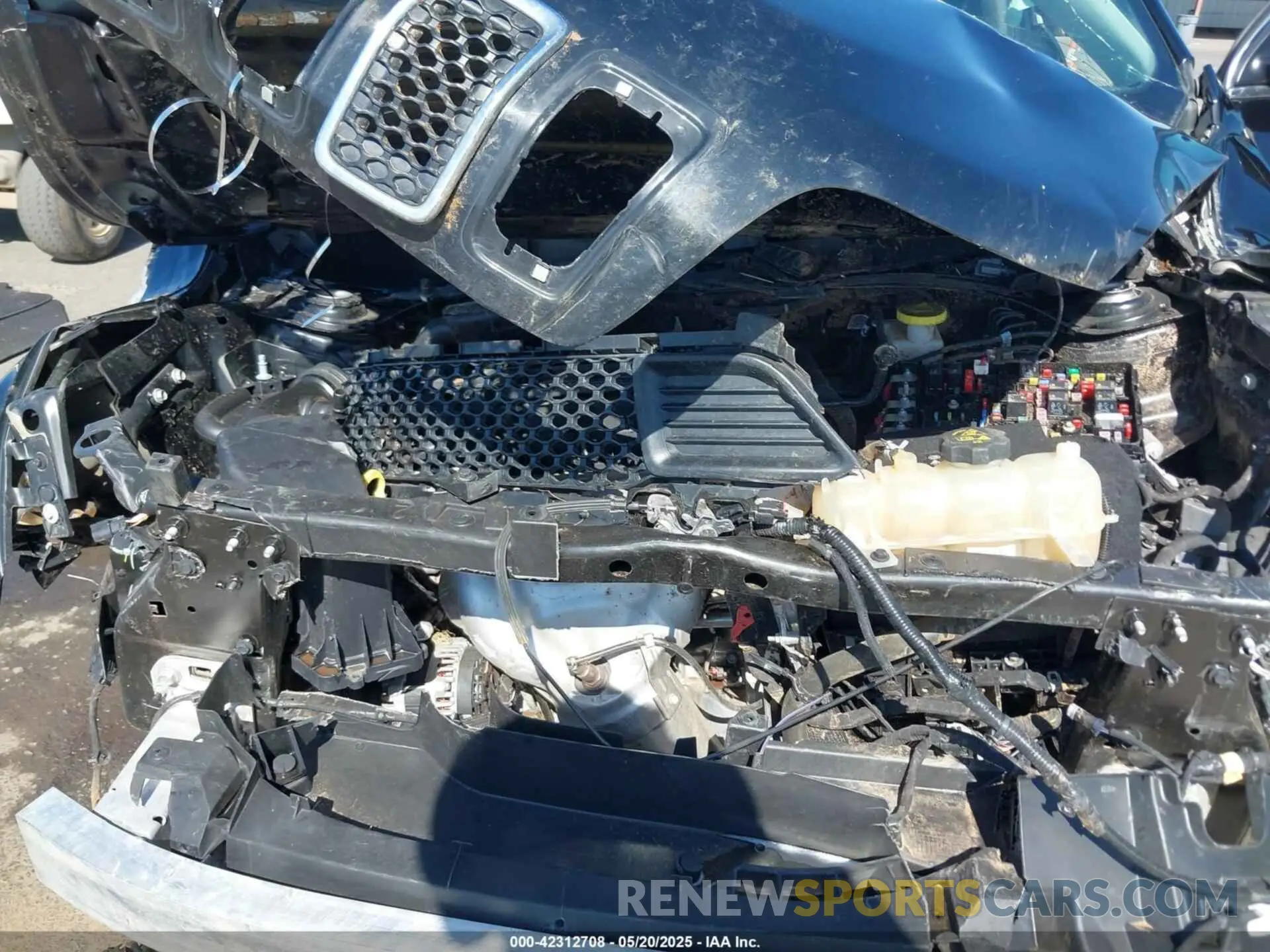 10 Photograph of a damaged car 1C4PJLLB6KD154914 JEEP CHEROKEE 2019