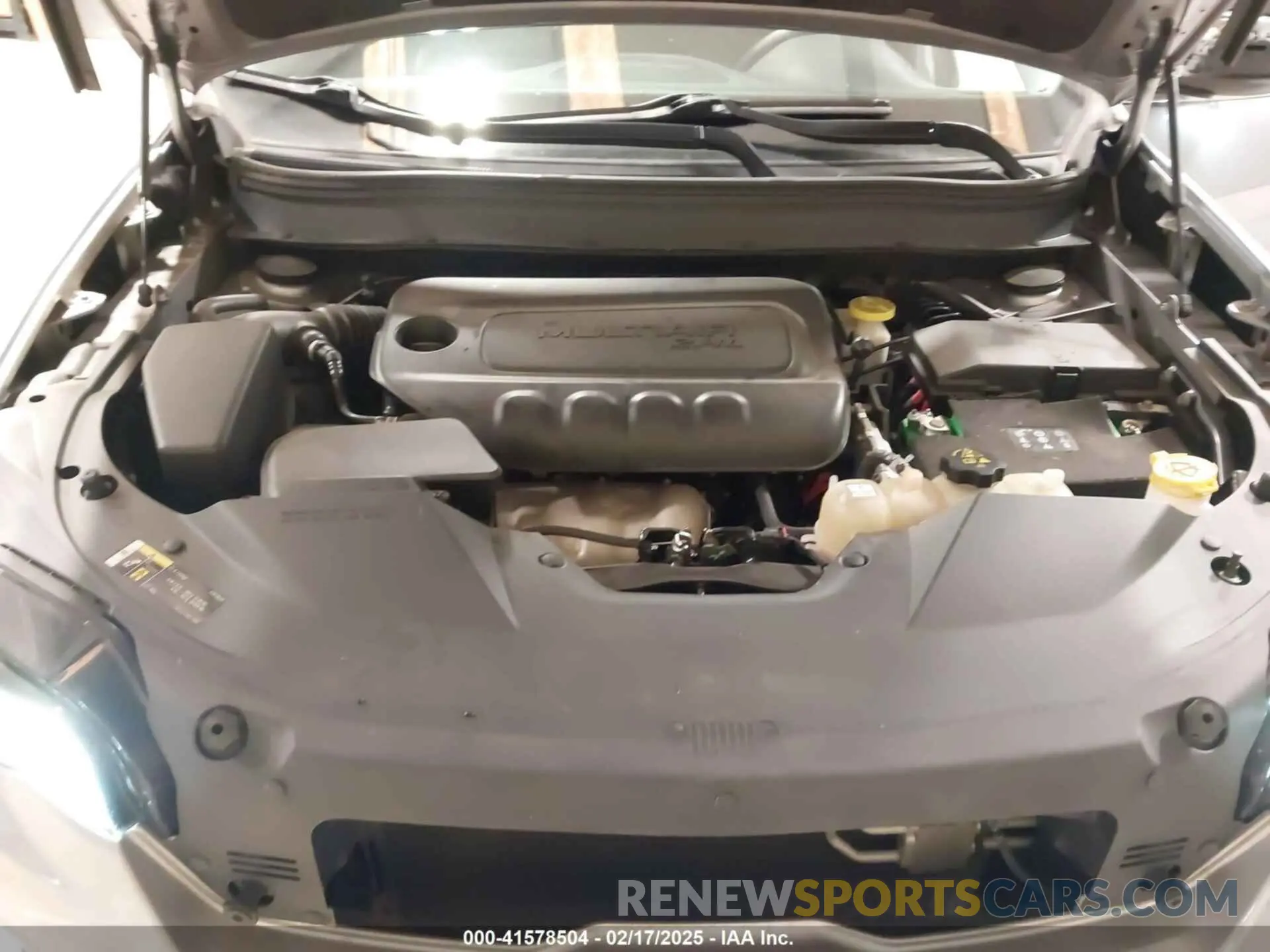 10 Photograph of a damaged car 1C4PJLLB6KD316489 JEEP CHEROKEE 2019