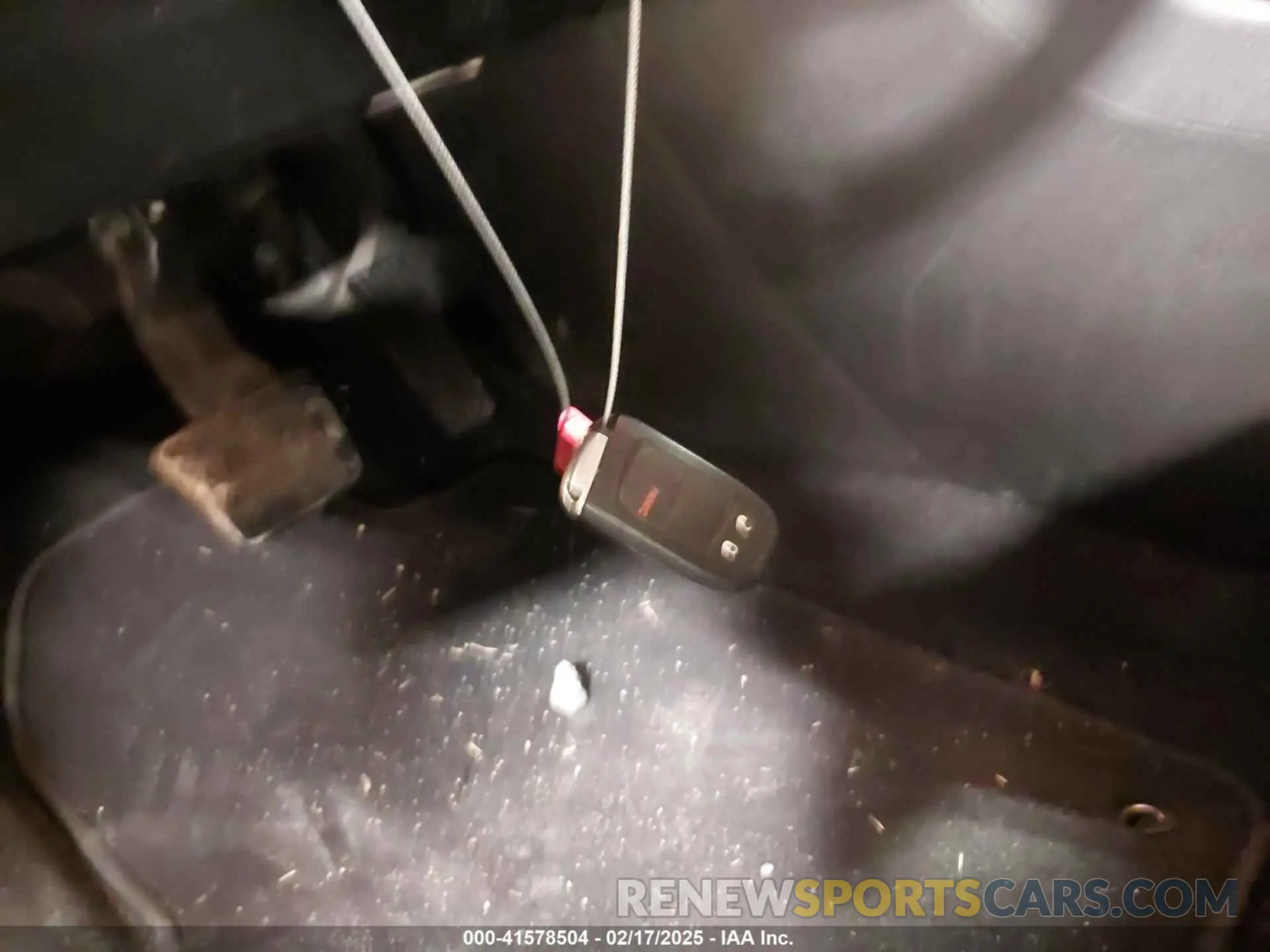 11 Photograph of a damaged car 1C4PJLLB6KD316489 JEEP CHEROKEE 2019