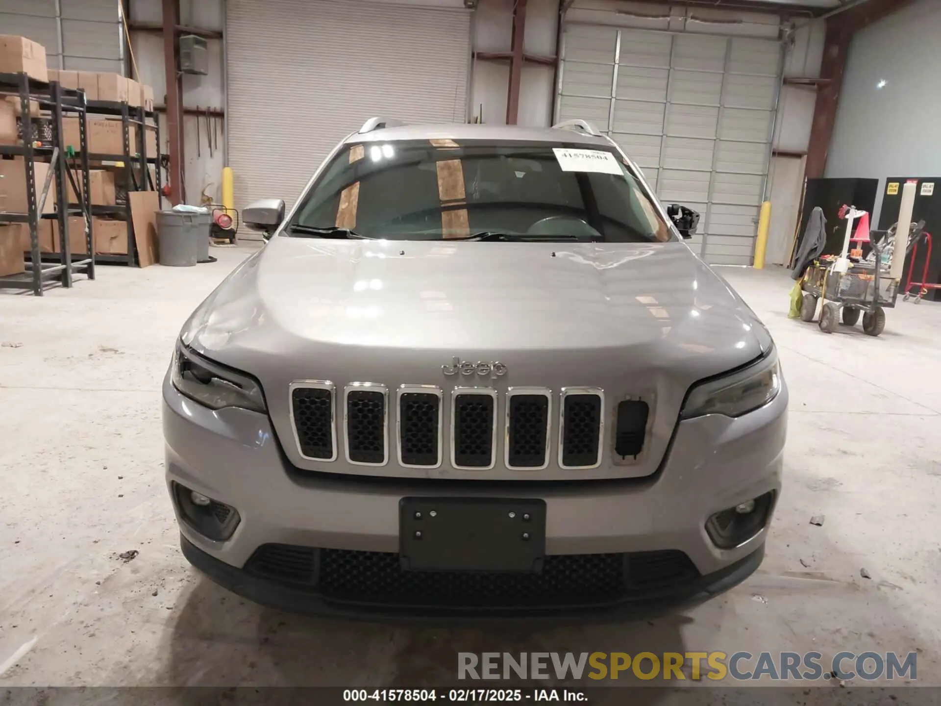 12 Photograph of a damaged car 1C4PJLLB6KD316489 JEEP CHEROKEE 2019