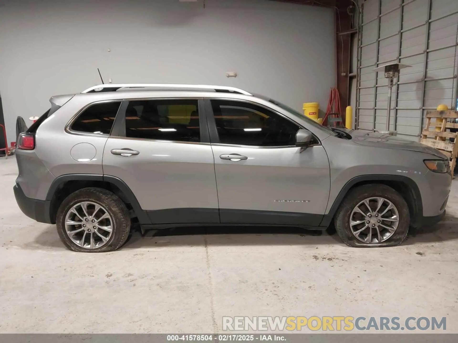 13 Photograph of a damaged car 1C4PJLLB6KD316489 JEEP CHEROKEE 2019