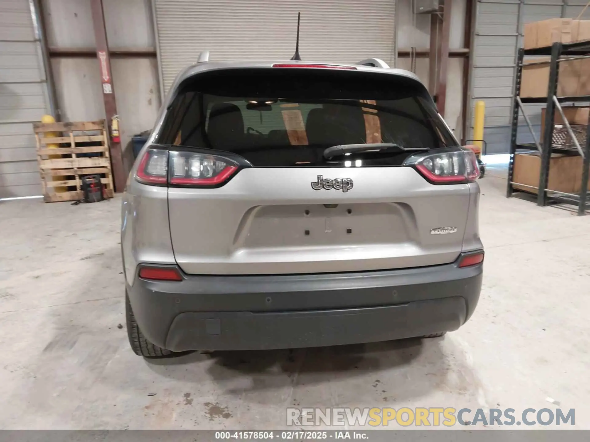 16 Photograph of a damaged car 1C4PJLLB6KD316489 JEEP CHEROKEE 2019