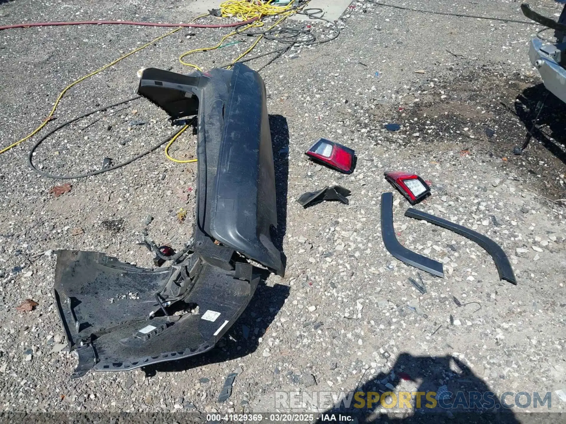 12 Photograph of a damaged car 1C4PJLLB6KD396134 JEEP CHEROKEE 2019