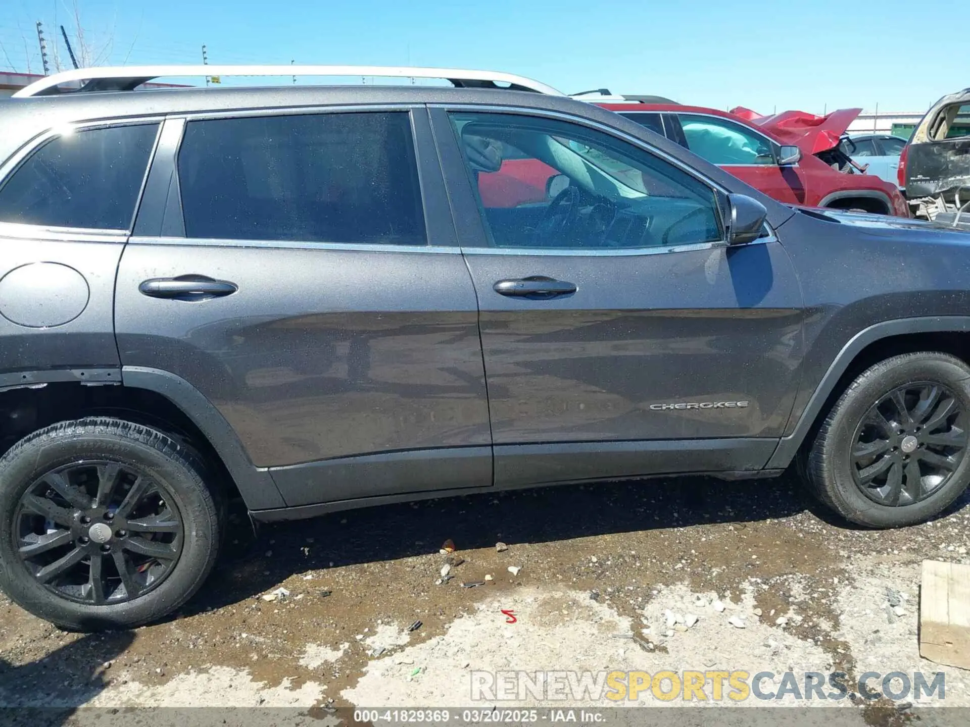 14 Photograph of a damaged car 1C4PJLLB6KD396134 JEEP CHEROKEE 2019