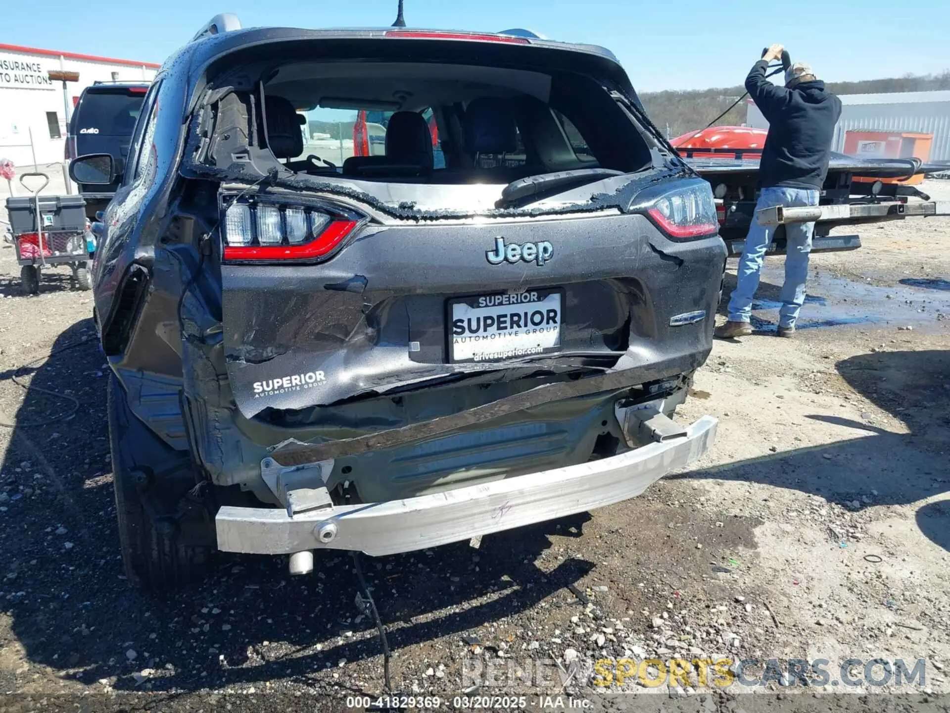6 Photograph of a damaged car 1C4PJLLB6KD396134 JEEP CHEROKEE 2019