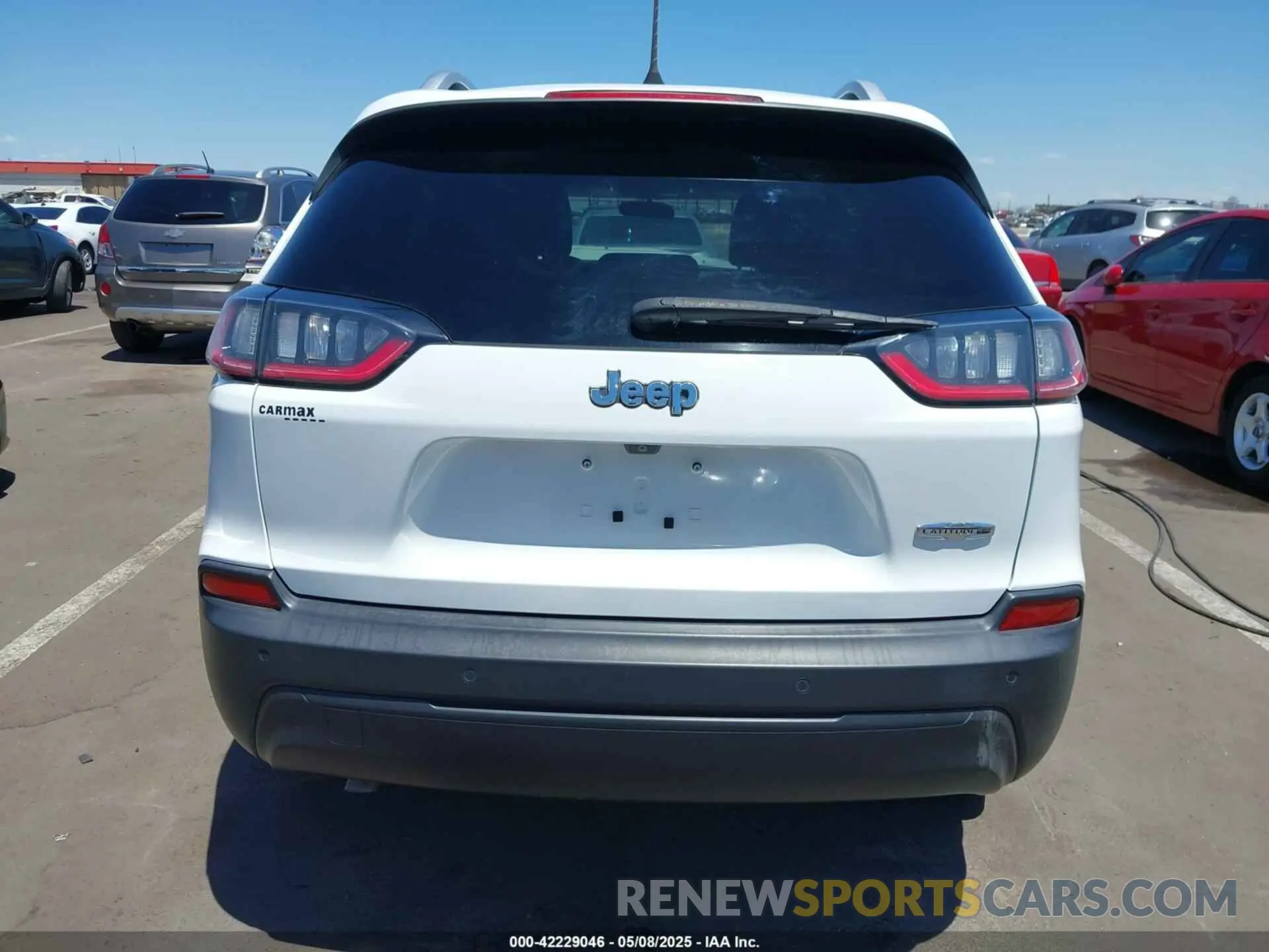 17 Photograph of a damaged car 1C4PJLLB6KD420089 JEEP CHEROKEE 2019