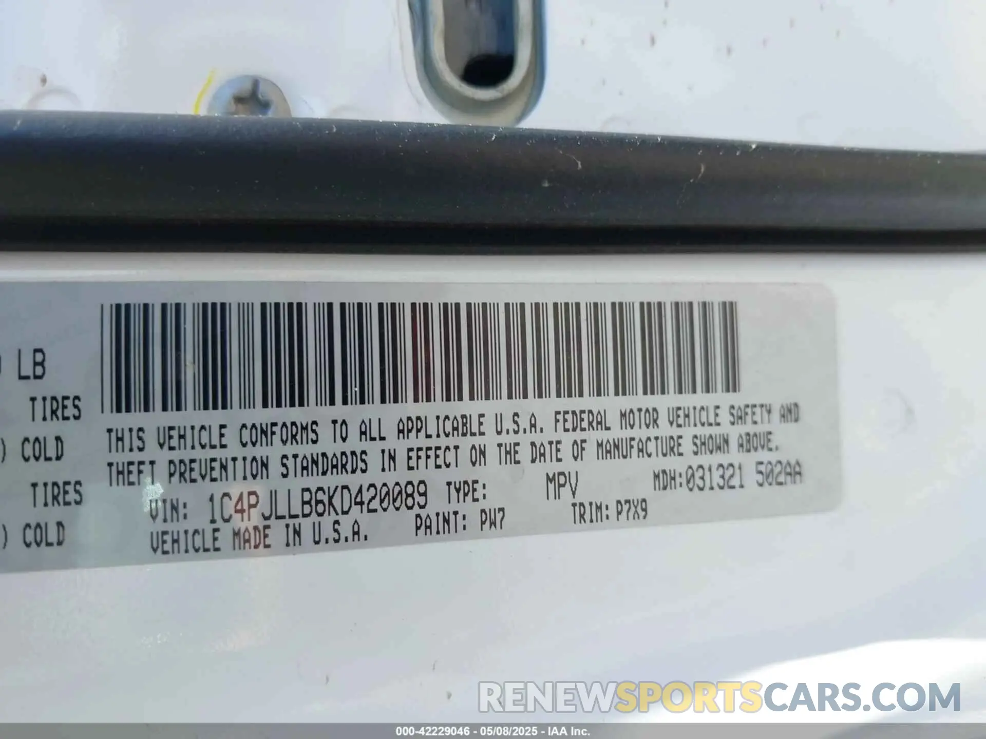 9 Photograph of a damaged car 1C4PJLLB6KD420089 JEEP CHEROKEE 2019