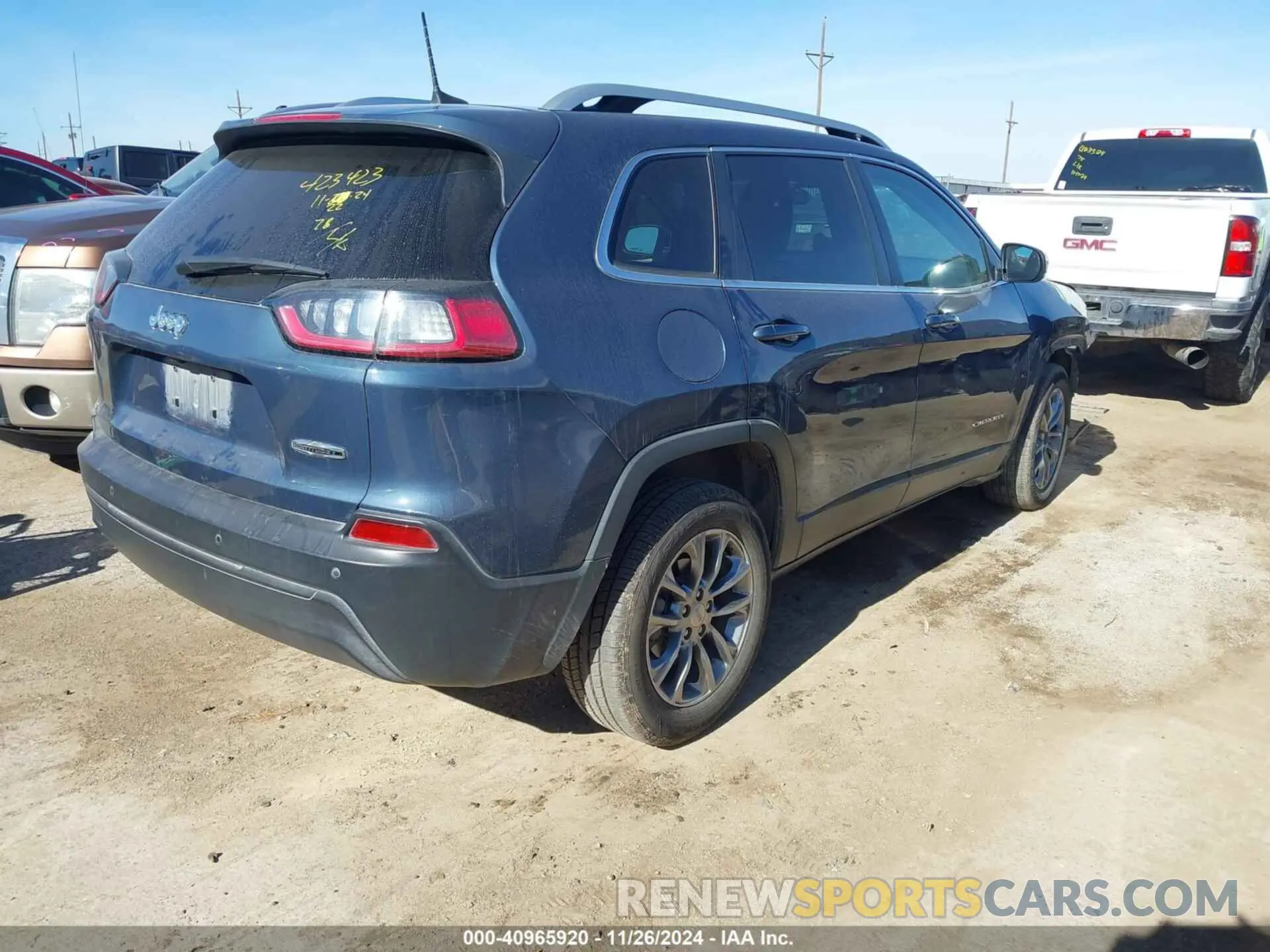 4 Photograph of a damaged car 1C4PJLLB7KD434115 JEEP CHEROKEE 2019