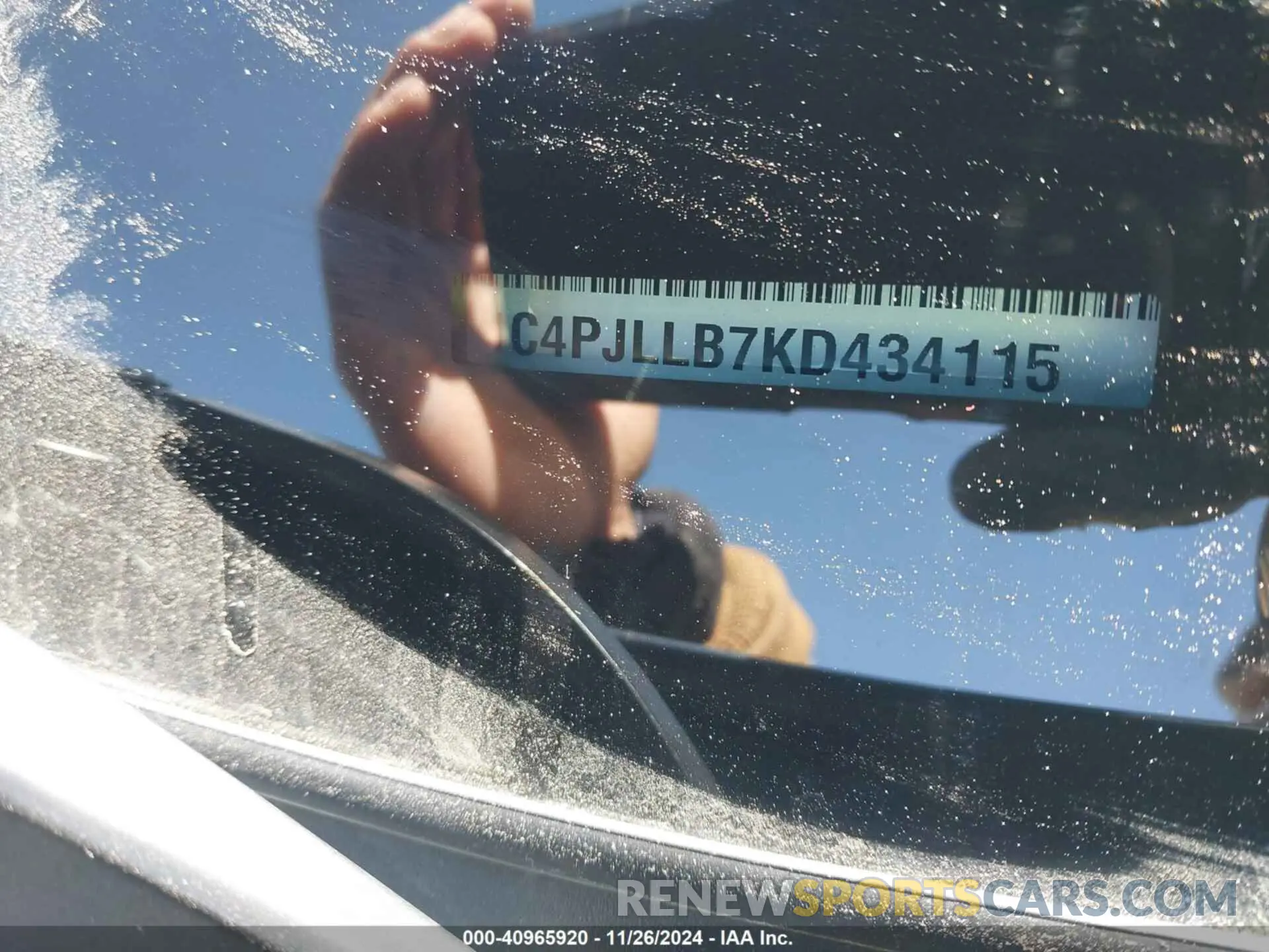 9 Photograph of a damaged car 1C4PJLLB7KD434115 JEEP CHEROKEE 2019