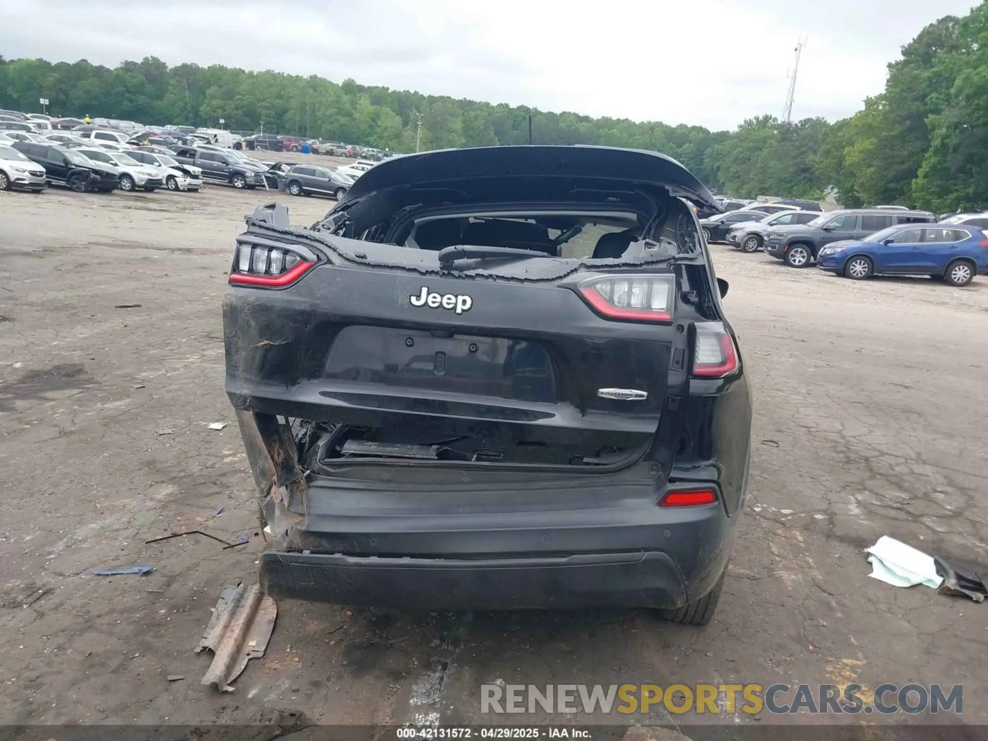 16 Photograph of a damaged car 1C4PJLLB7KD482634 JEEP CHEROKEE 2019