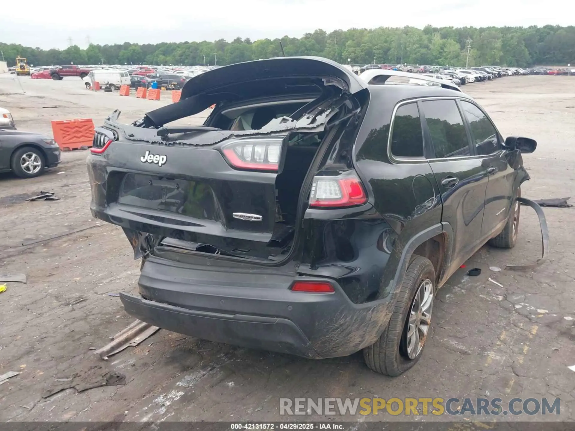 4 Photograph of a damaged car 1C4PJLLB7KD482634 JEEP CHEROKEE 2019