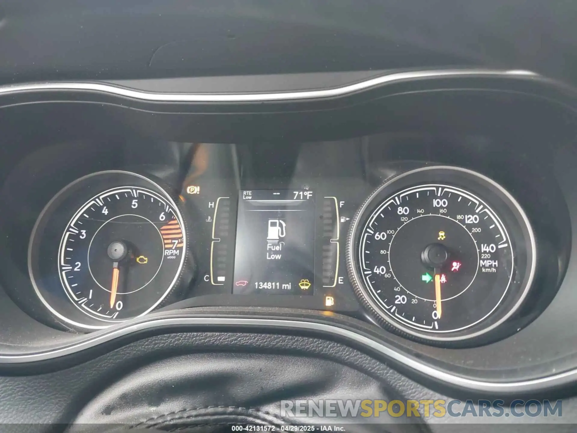 7 Photograph of a damaged car 1C4PJLLB7KD482634 JEEP CHEROKEE 2019
