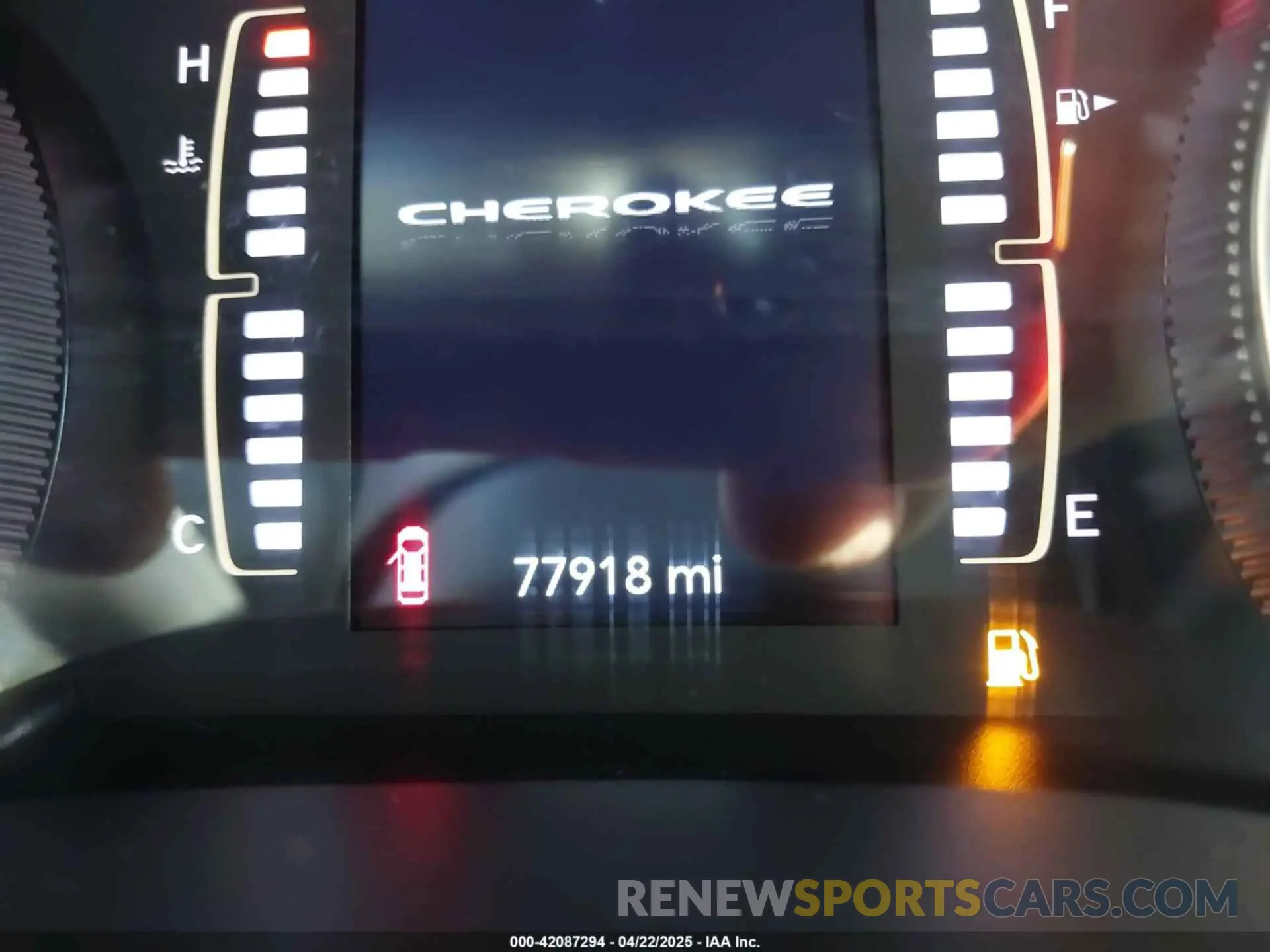 15 Photograph of a damaged car 1C4PJLLB9KD202938 JEEP CHEROKEE 2019