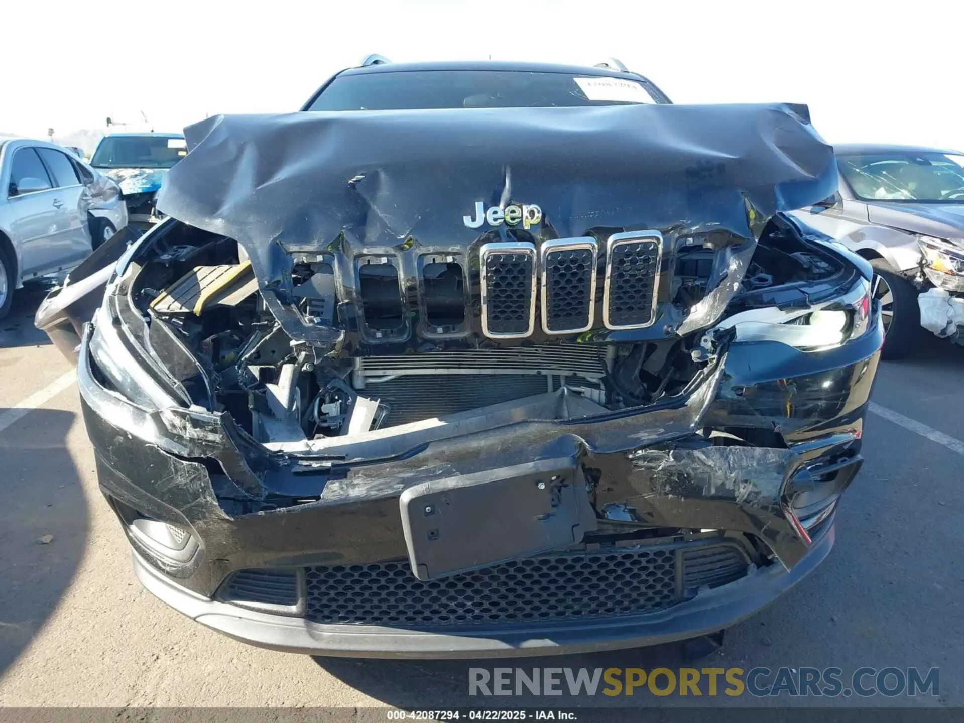 6 Photograph of a damaged car 1C4PJLLB9KD202938 JEEP CHEROKEE 2019