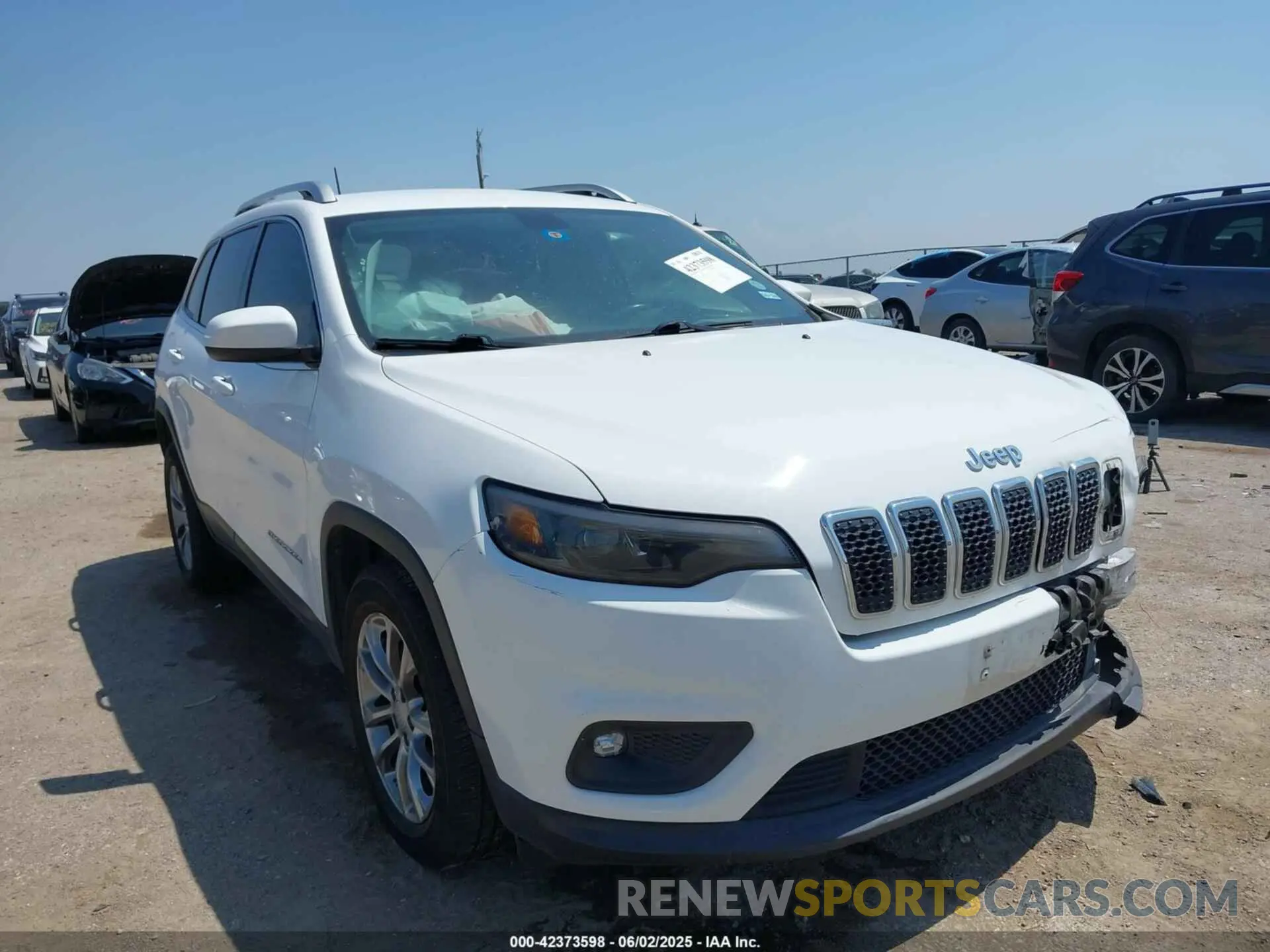 1 Photograph of a damaged car 1C4PJLLB9KD232828 JEEP CHEROKEE 2019