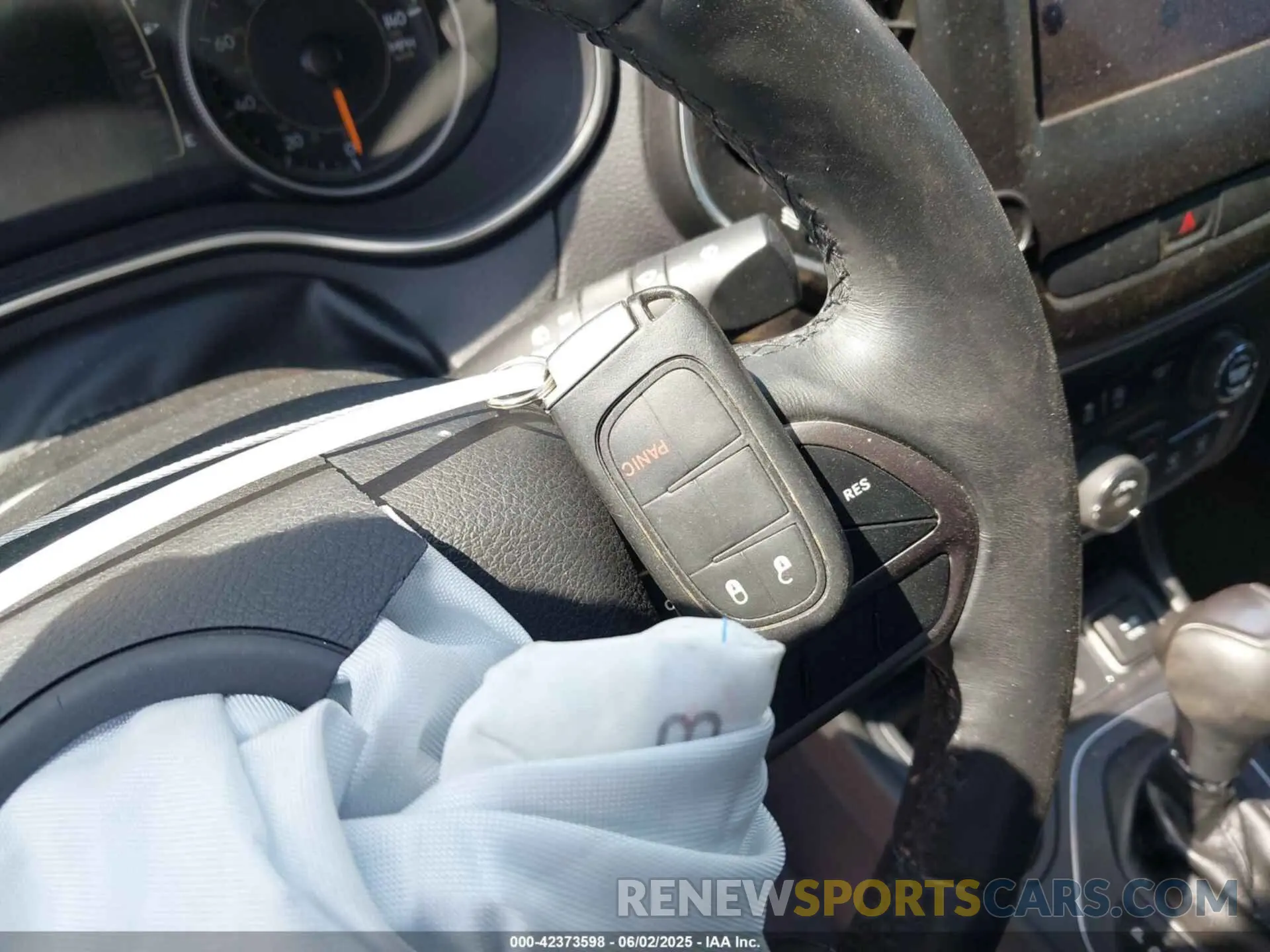 11 Photograph of a damaged car 1C4PJLLB9KD232828 JEEP CHEROKEE 2019