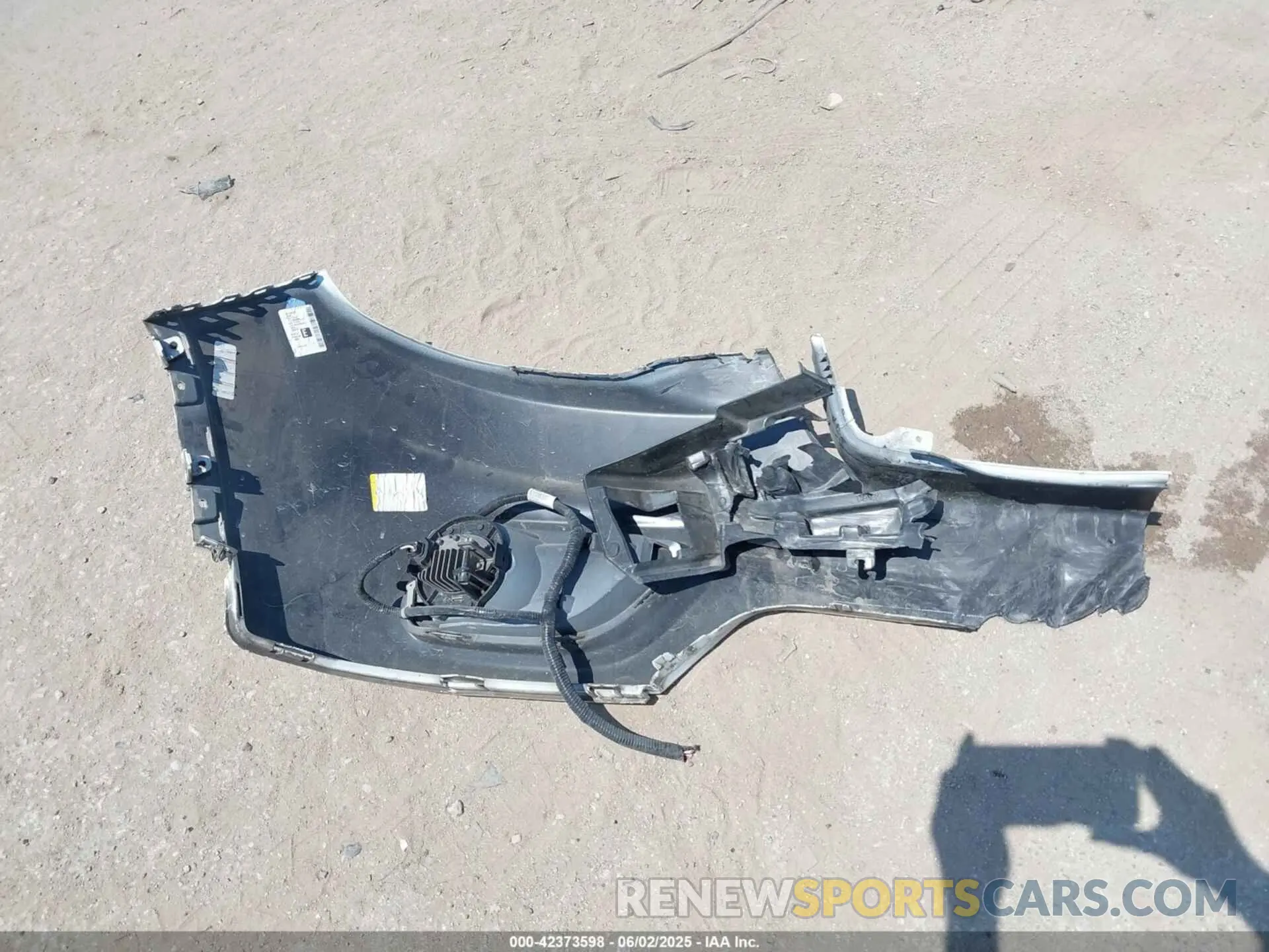 12 Photograph of a damaged car 1C4PJLLB9KD232828 JEEP CHEROKEE 2019