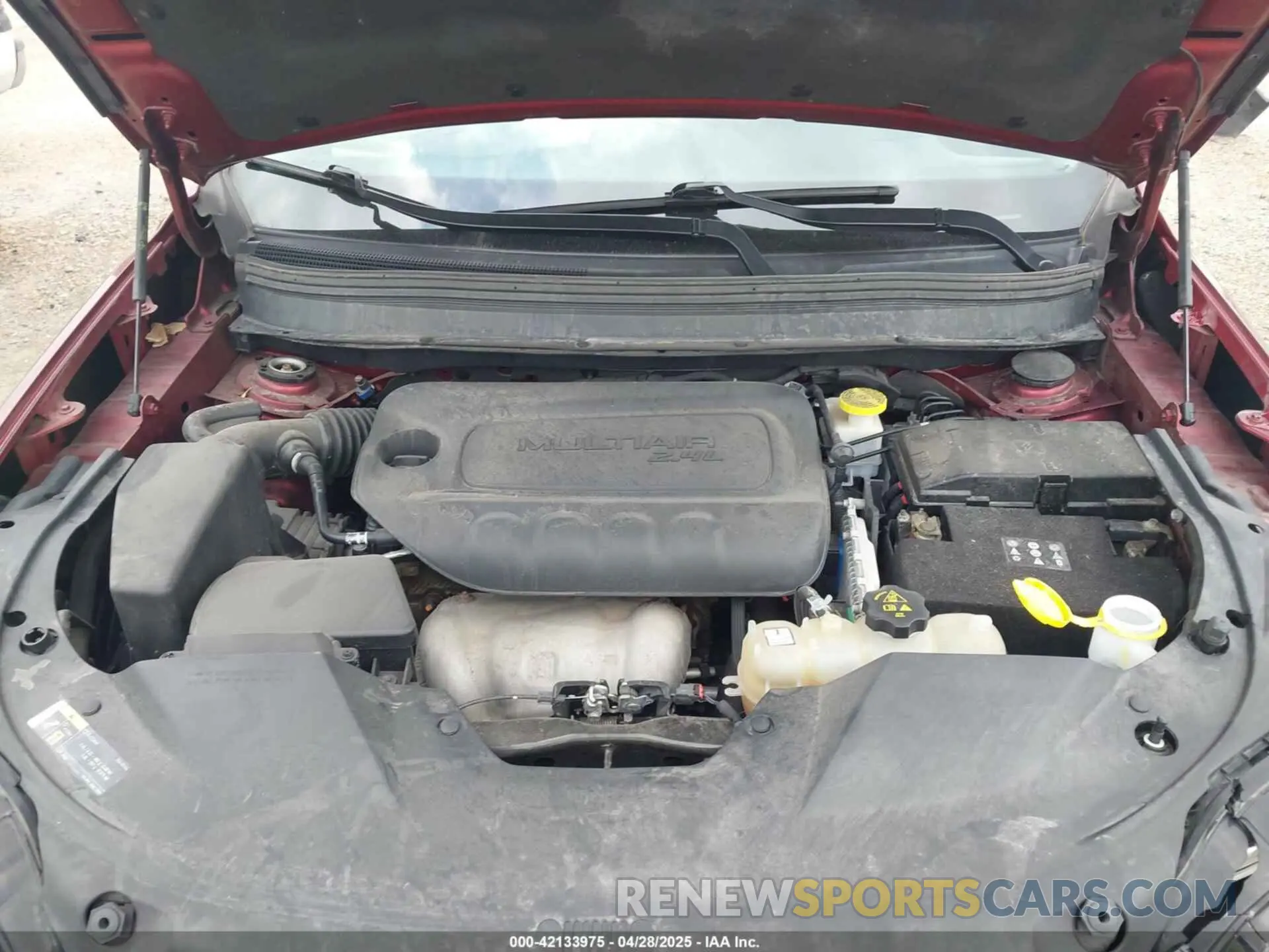 10 Photograph of a damaged car 1C4PJLLB9KD404257 JEEP CHEROKEE 2019