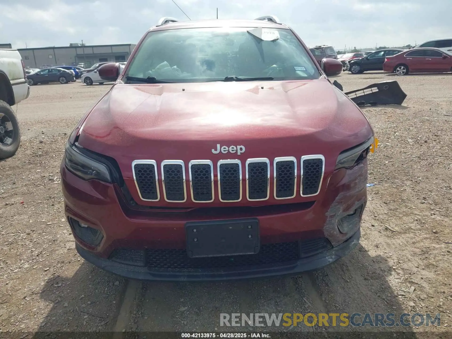 12 Photograph of a damaged car 1C4PJLLB9KD404257 JEEP CHEROKEE 2019