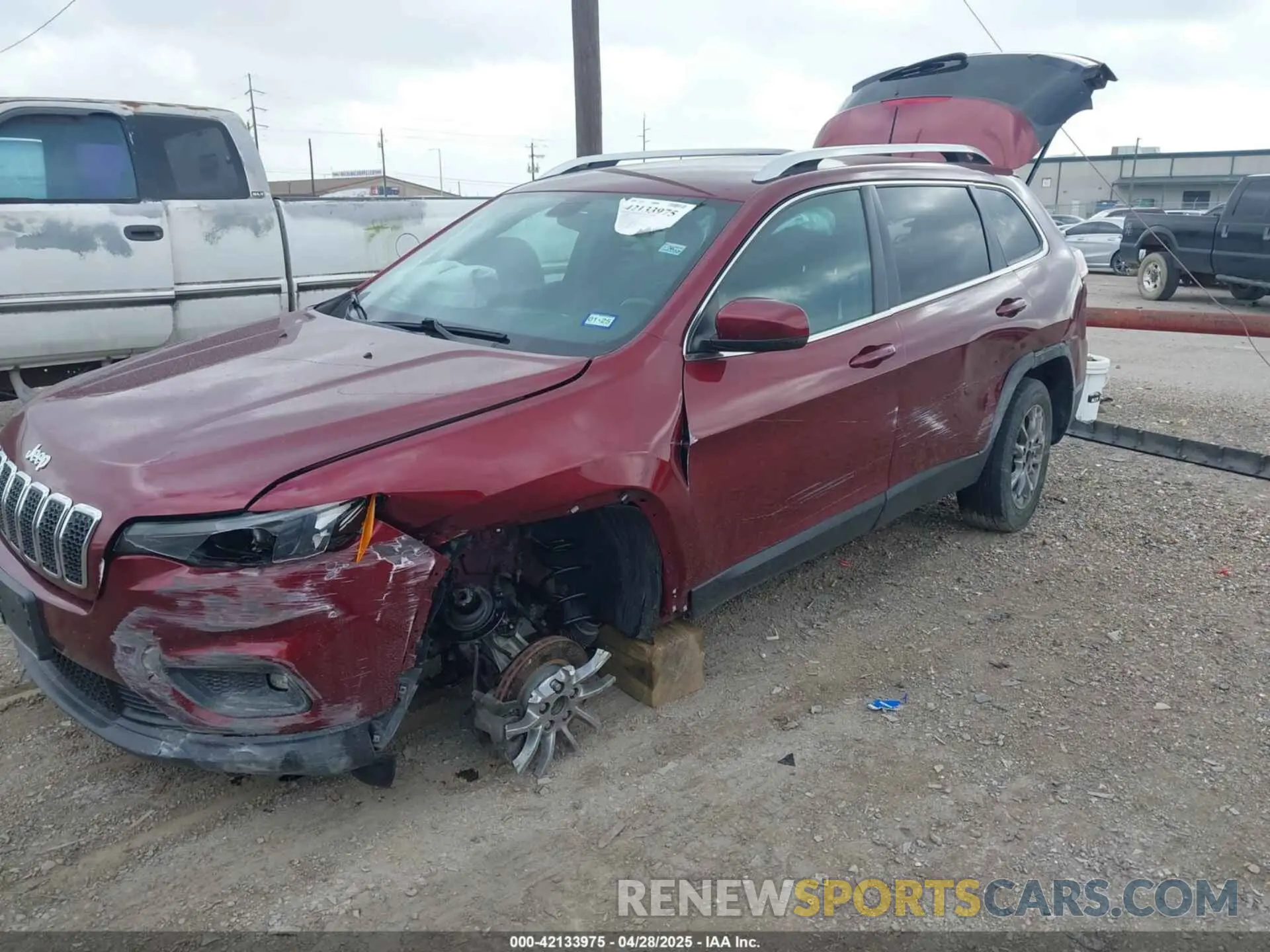 6 Photograph of a damaged car 1C4PJLLB9KD404257 JEEP CHEROKEE 2019