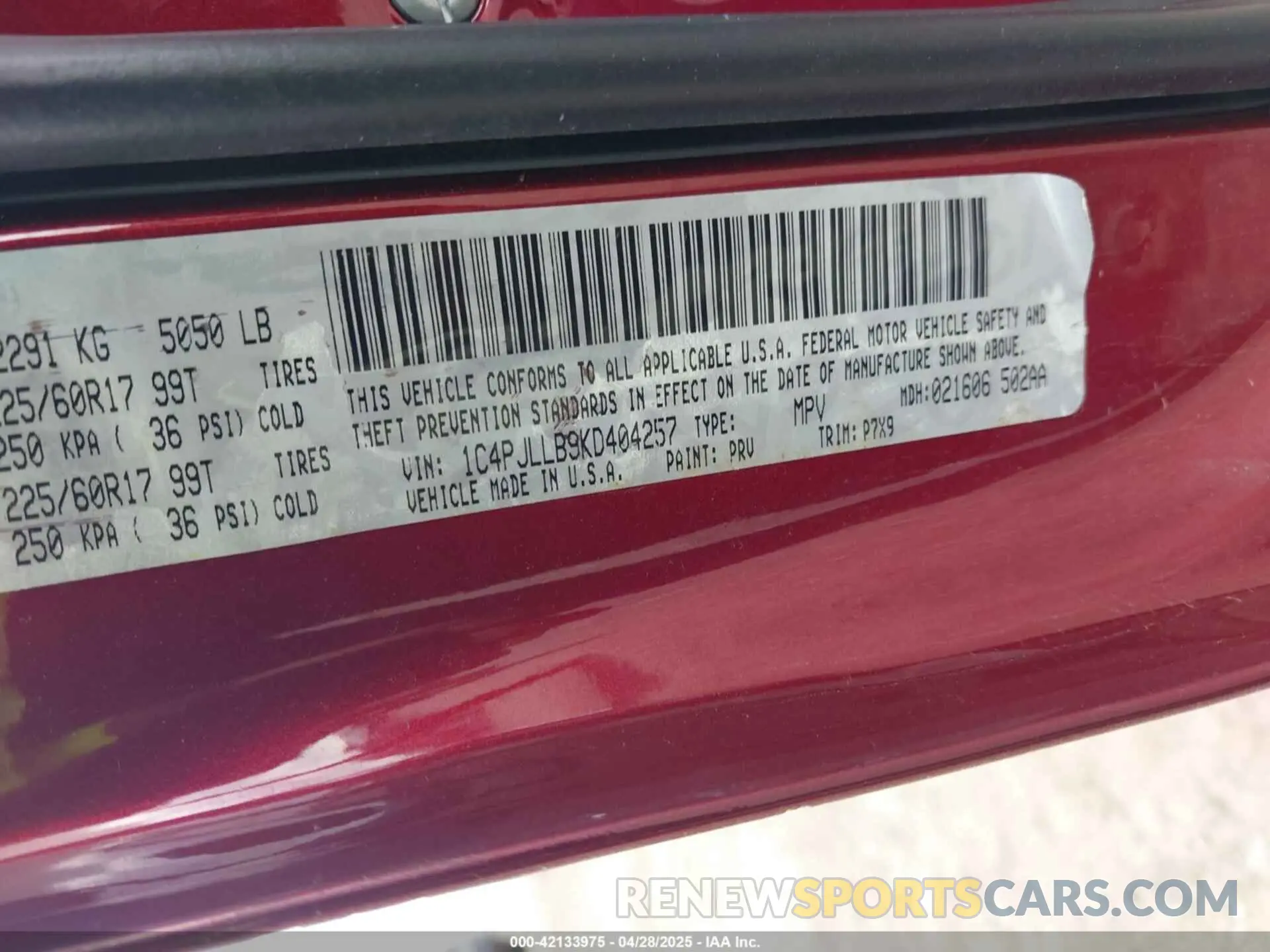 9 Photograph of a damaged car 1C4PJLLB9KD404257 JEEP CHEROKEE 2019