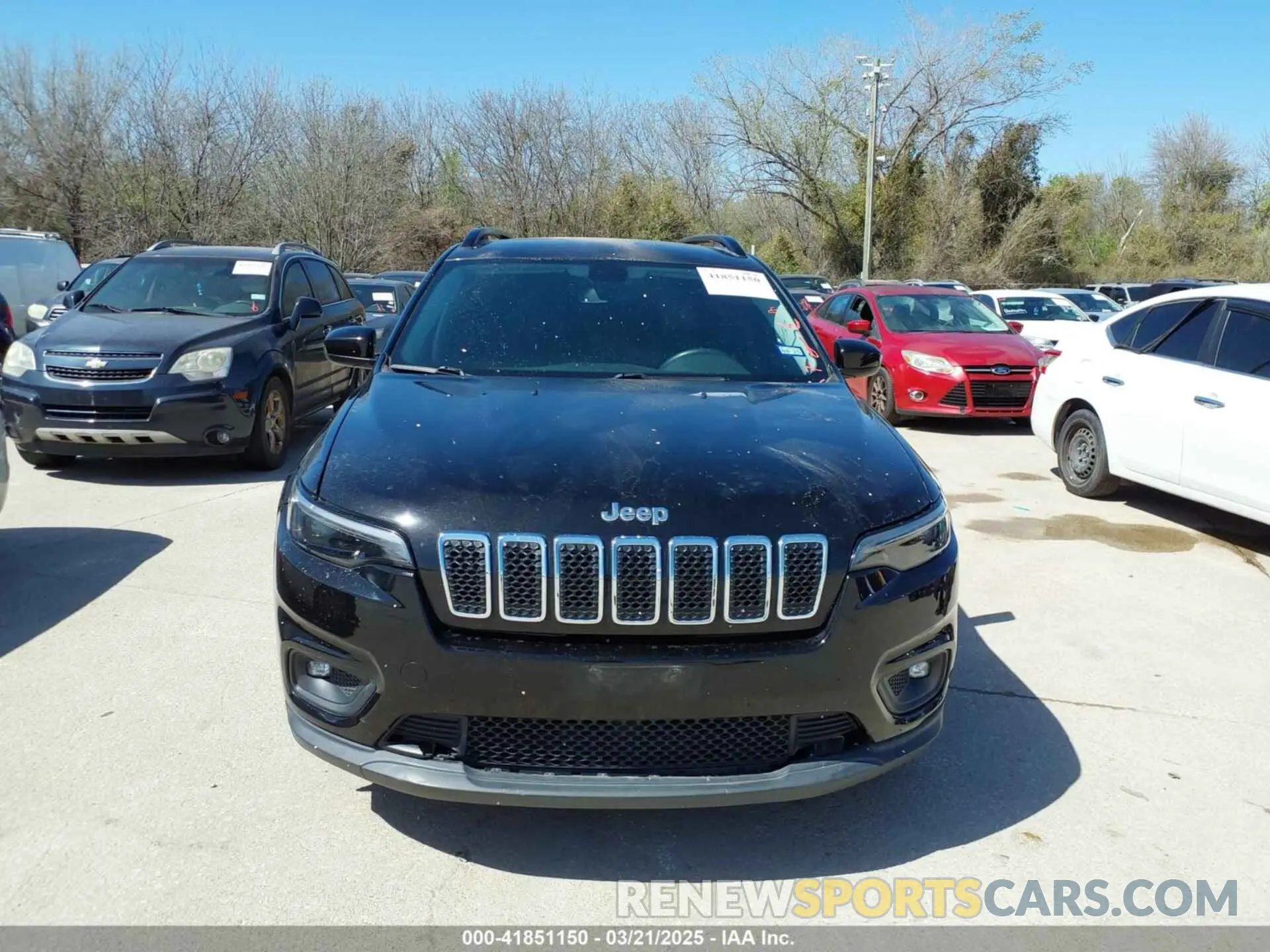 12 Photograph of a damaged car 1C4PJLLBXKD176124 JEEP CHEROKEE 2019