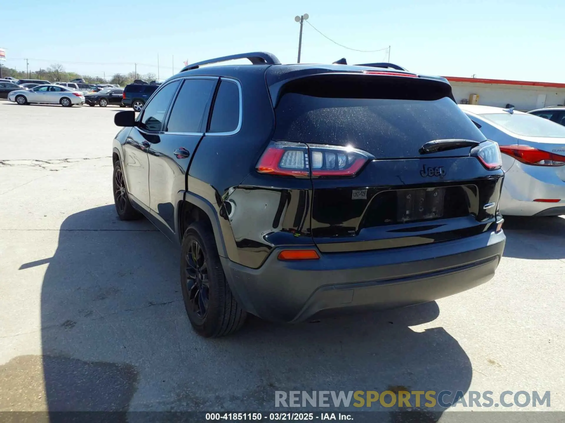 3 Photograph of a damaged car 1C4PJLLBXKD176124 JEEP CHEROKEE 2019