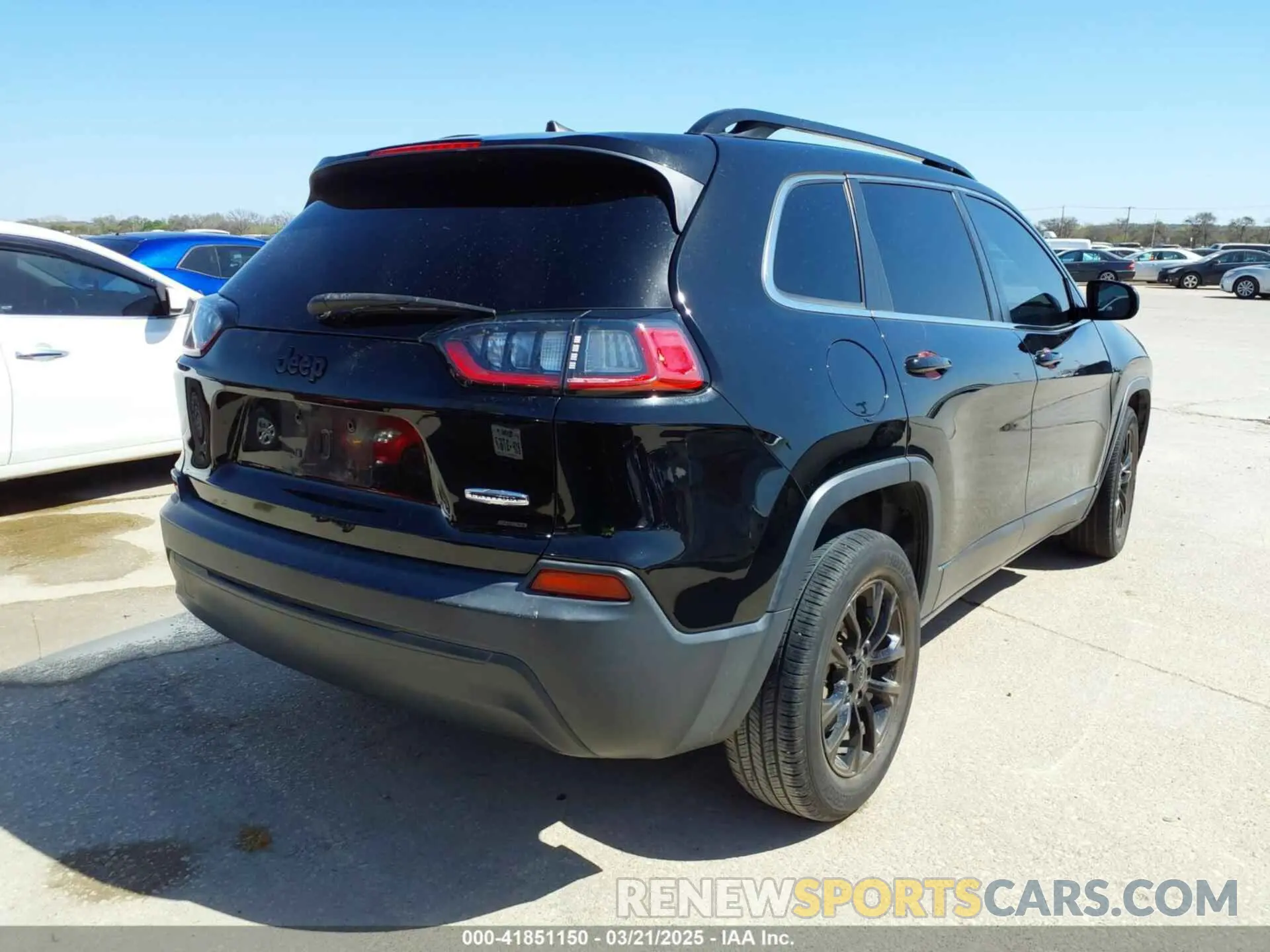 4 Photograph of a damaged car 1C4PJLLBXKD176124 JEEP CHEROKEE 2019